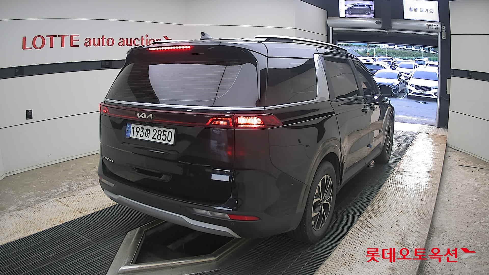 2023 - kia carnival