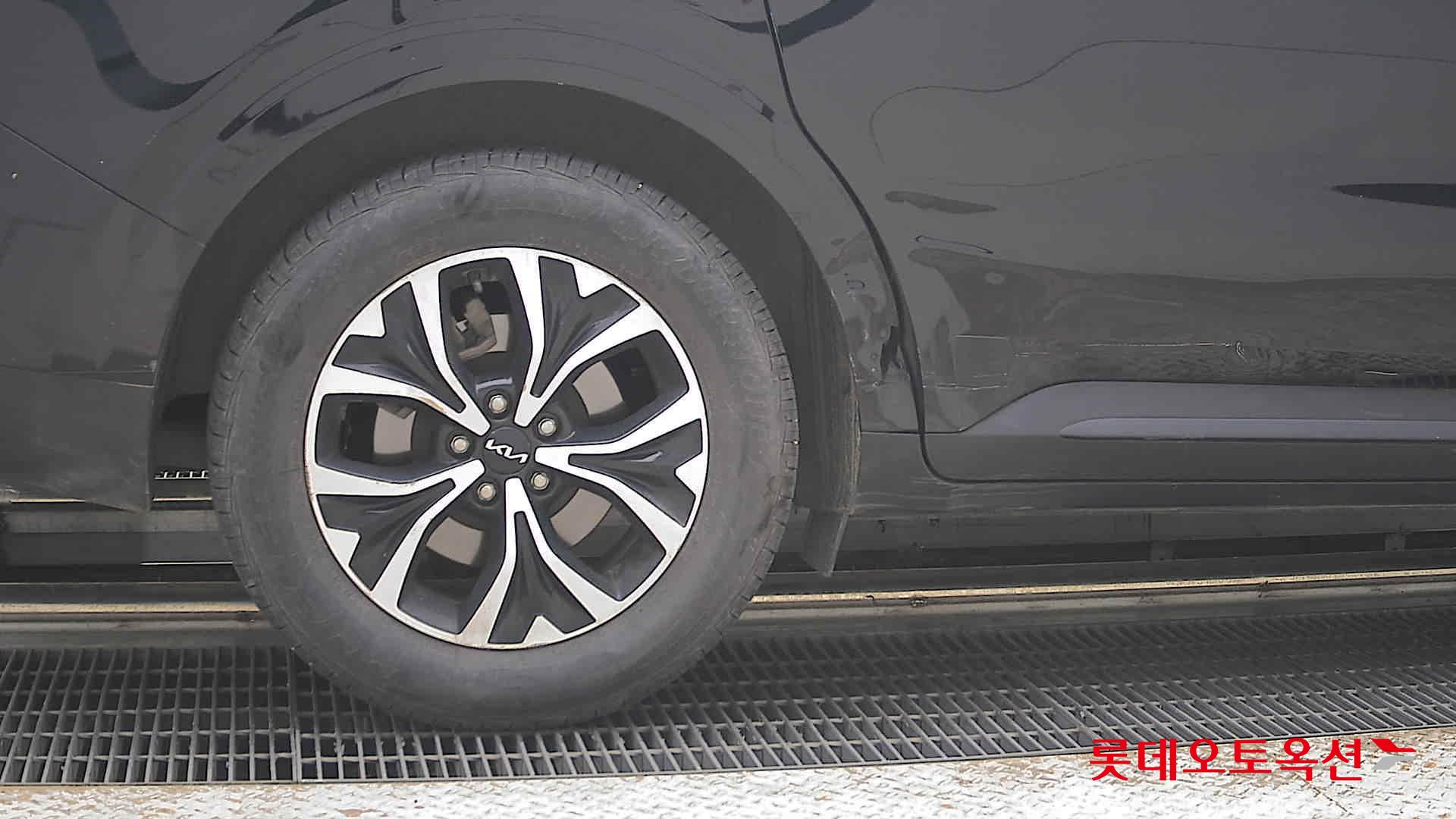 2023 - kia carnival