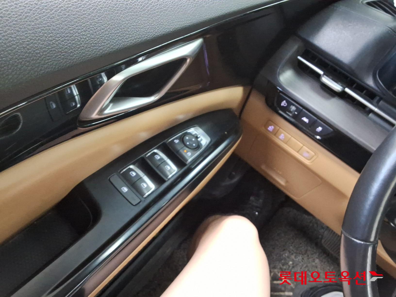 2023 - kia carnival