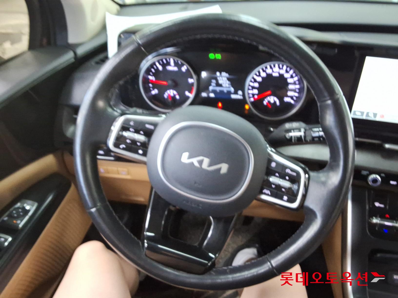 2023 - kia carnival