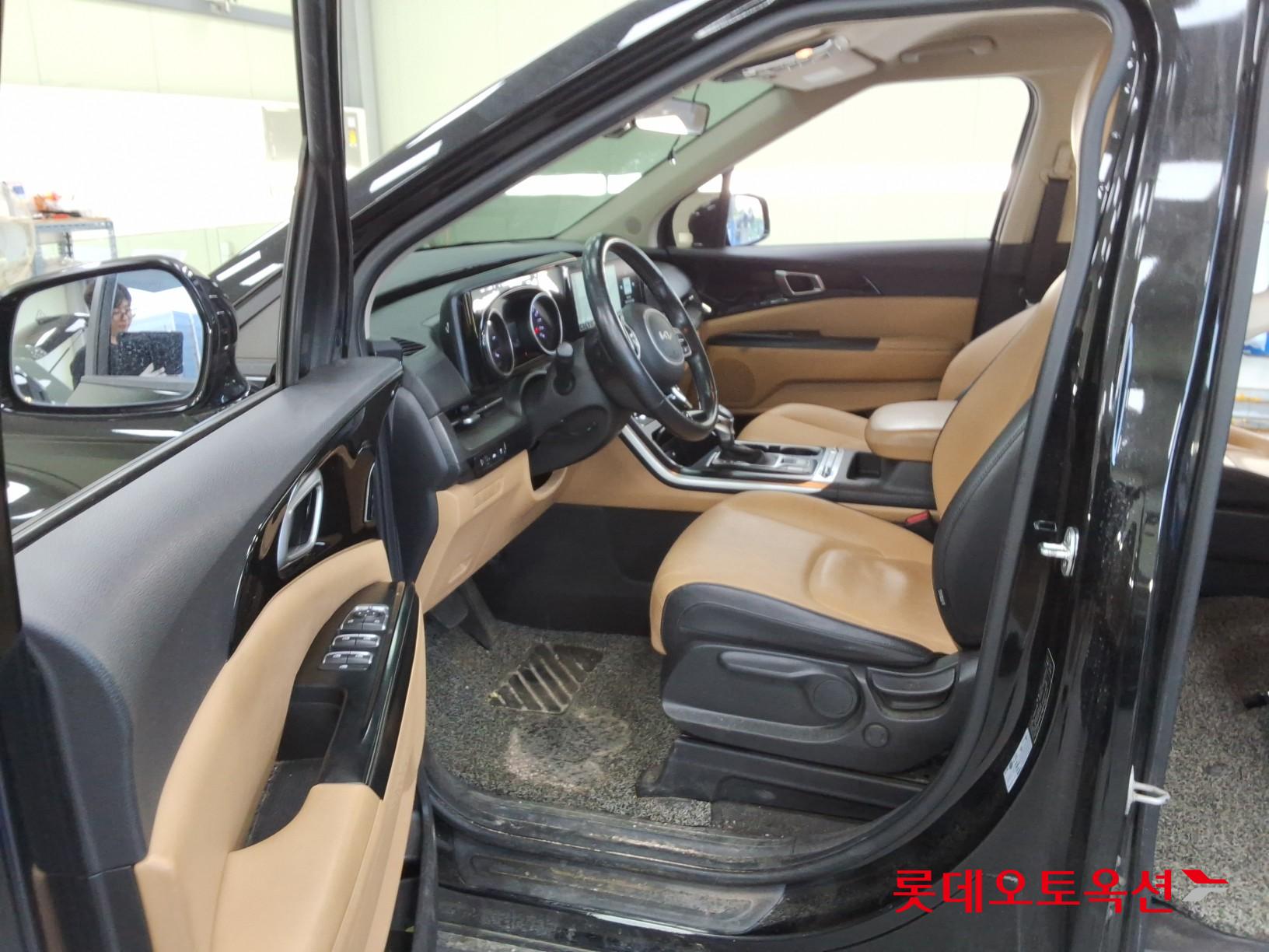 2023 - kia carnival