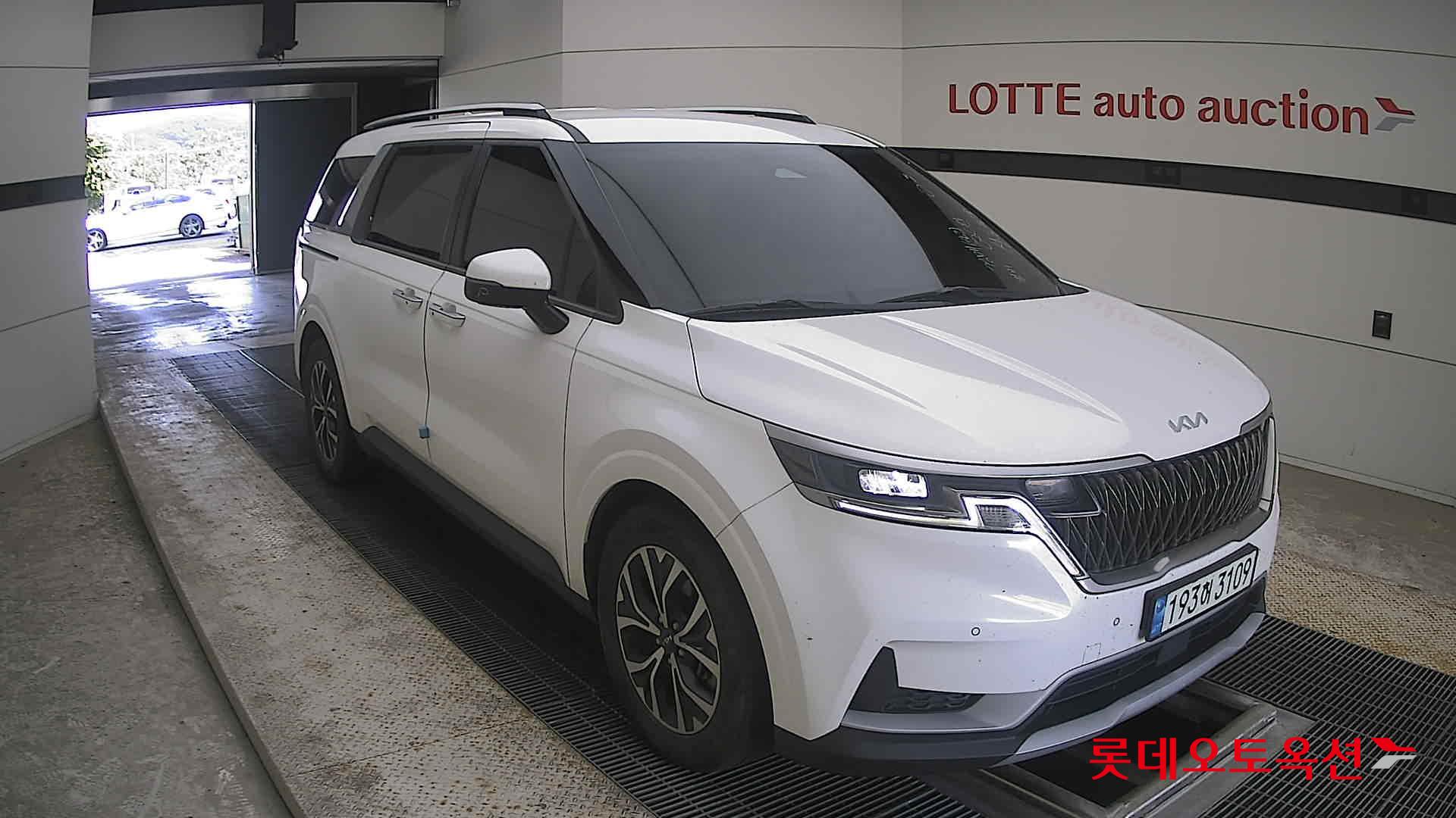 2023 - kia carnival