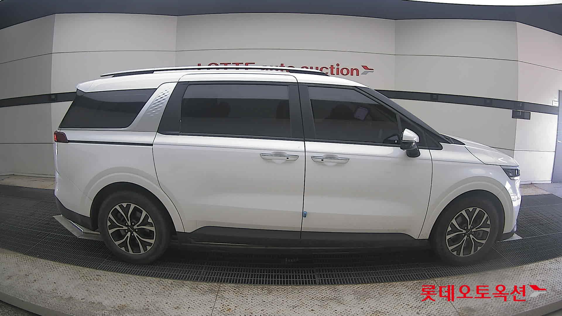 2023 - kia carnival