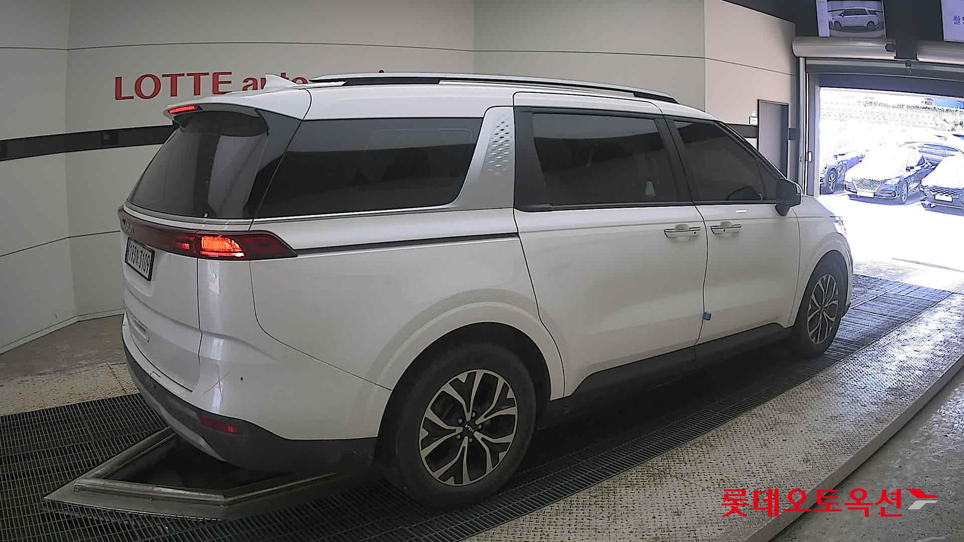 2023 - kia carnival