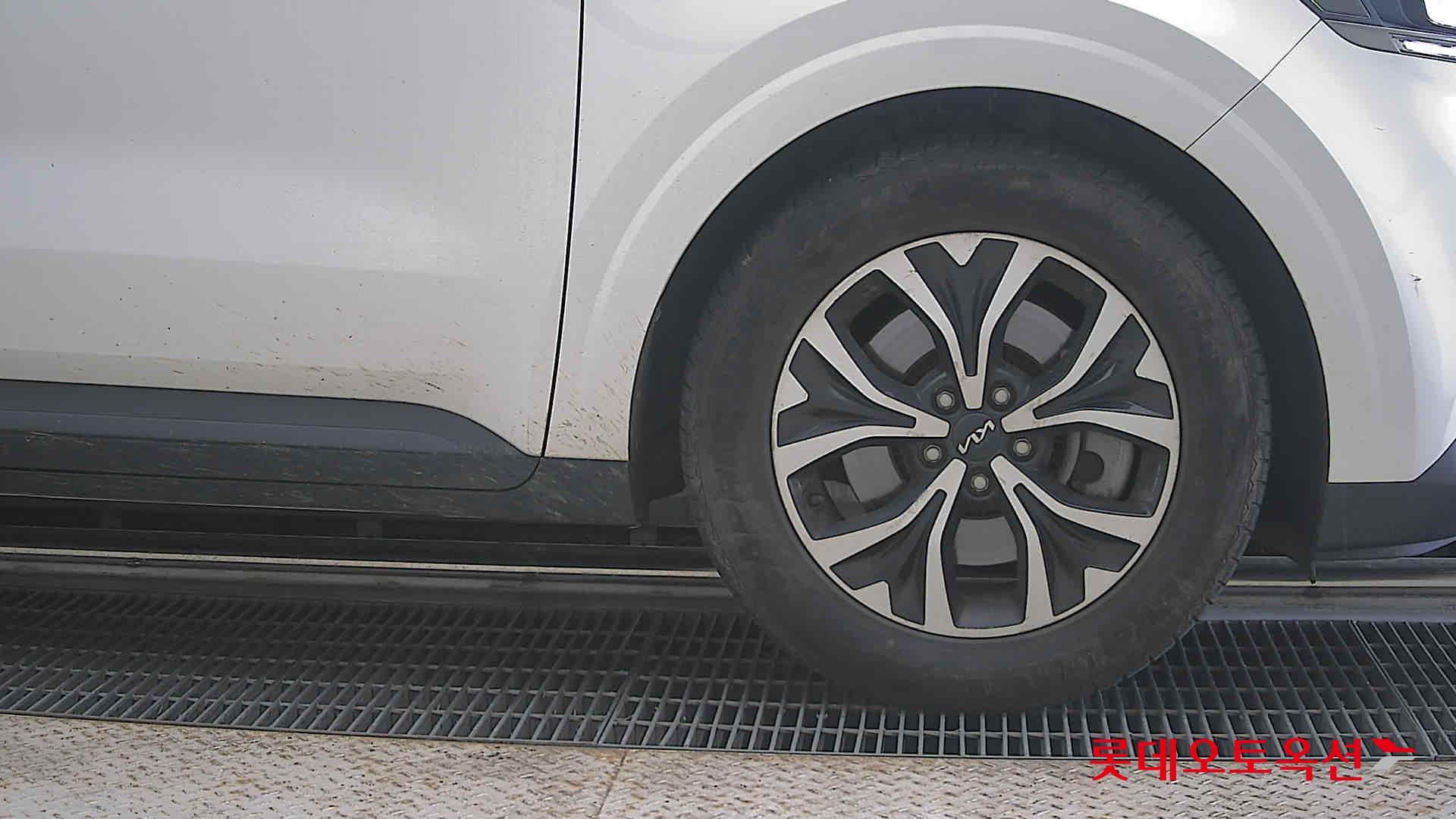 2023 - kia carnival