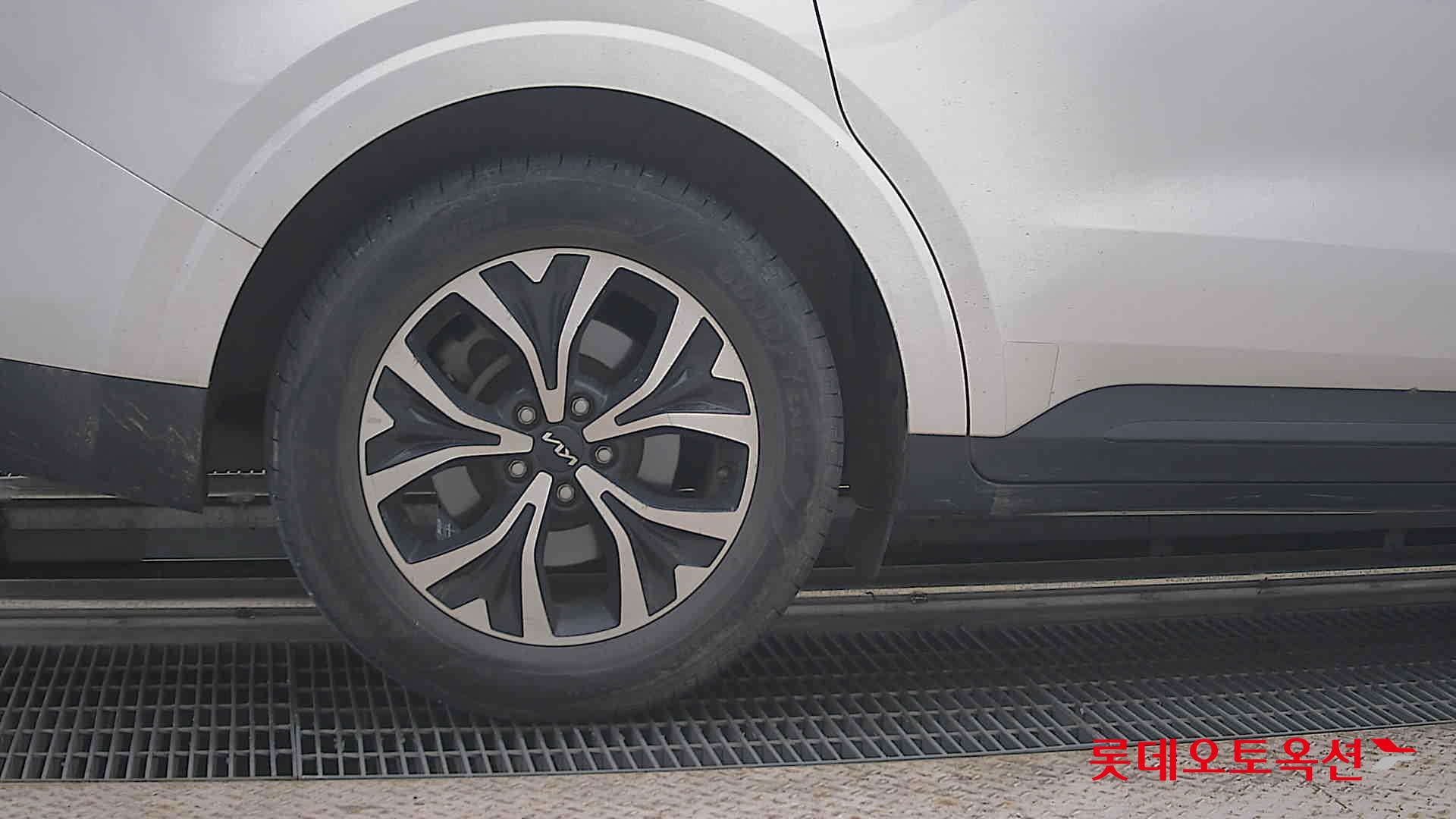 2023 - kia carnival