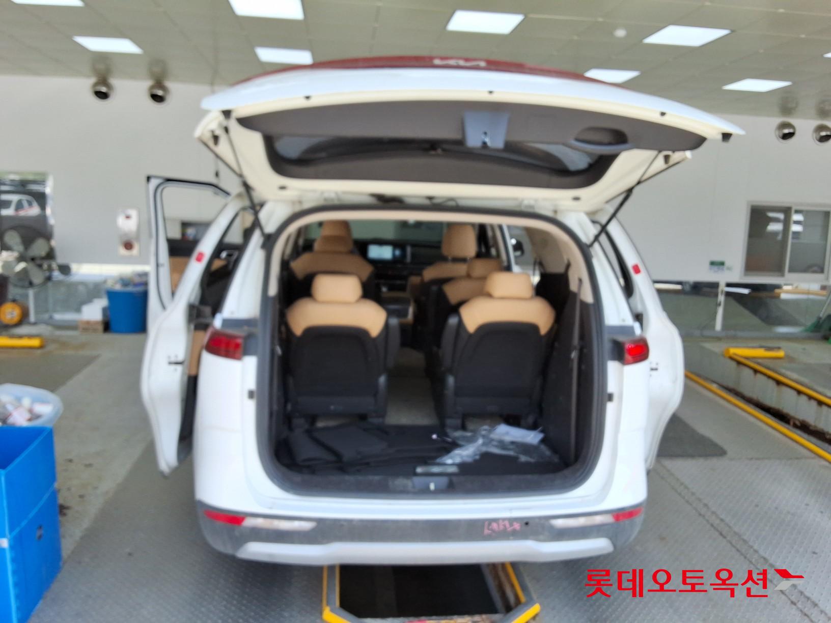 2023 - kia carnival