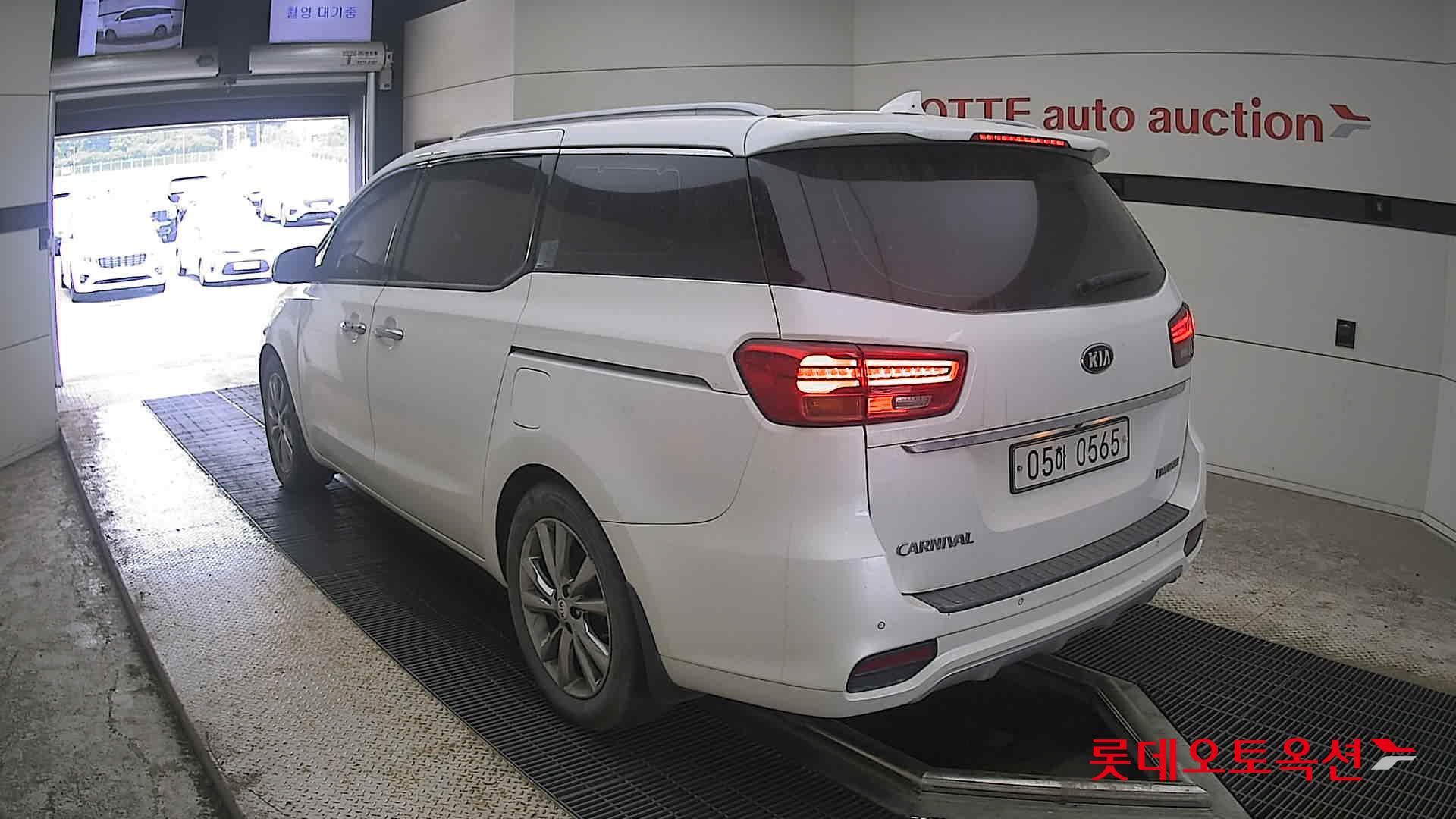 2019 - kia carnival