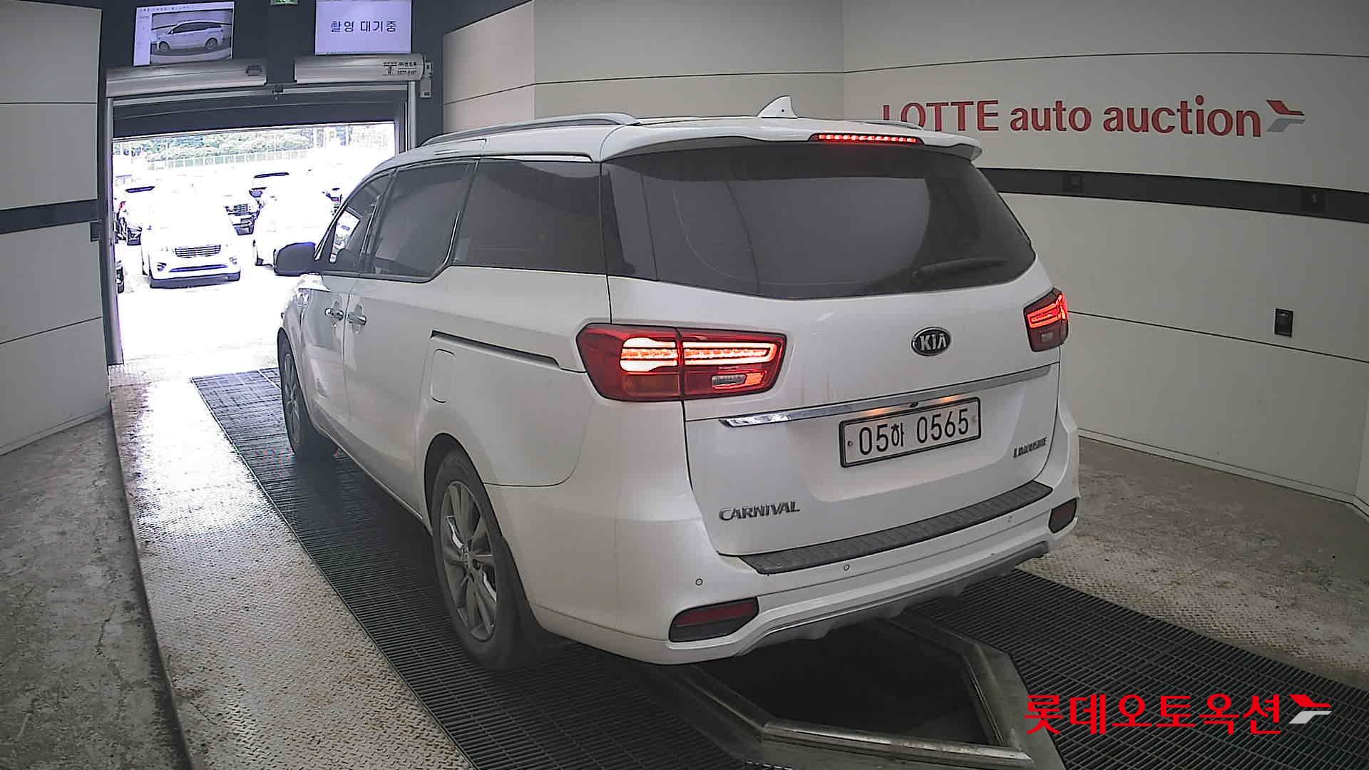 2019 - kia carnival