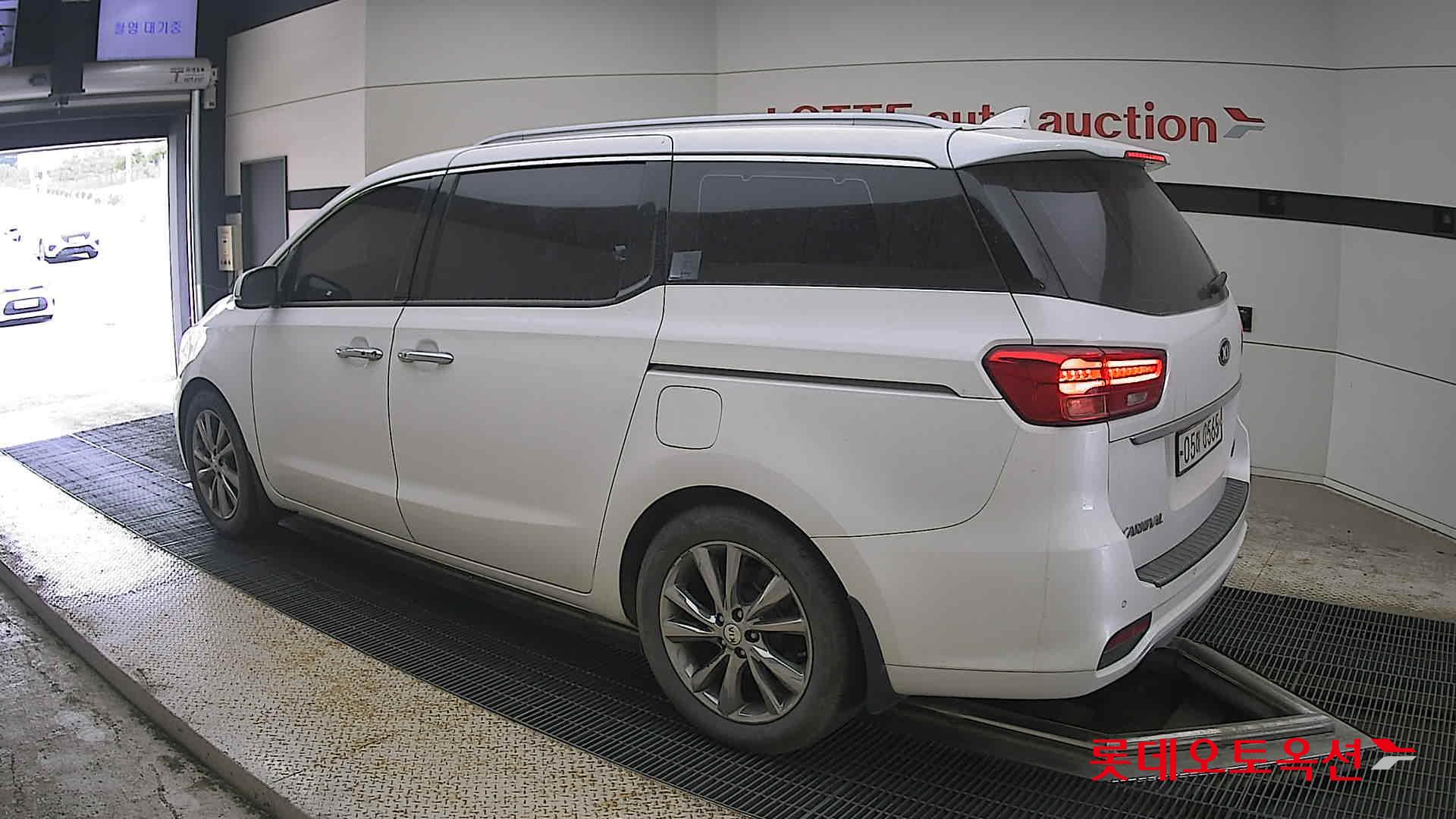 2019 - kia carnival