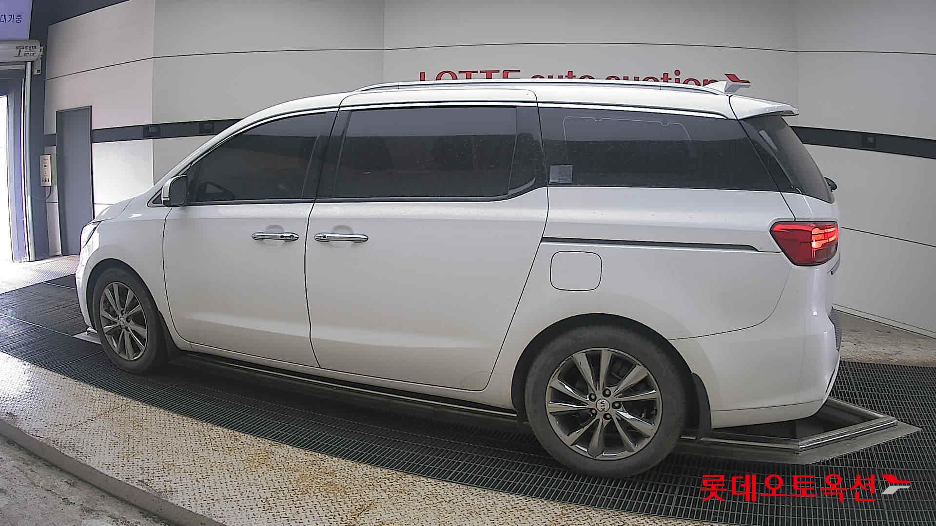 2019 - kia carnival