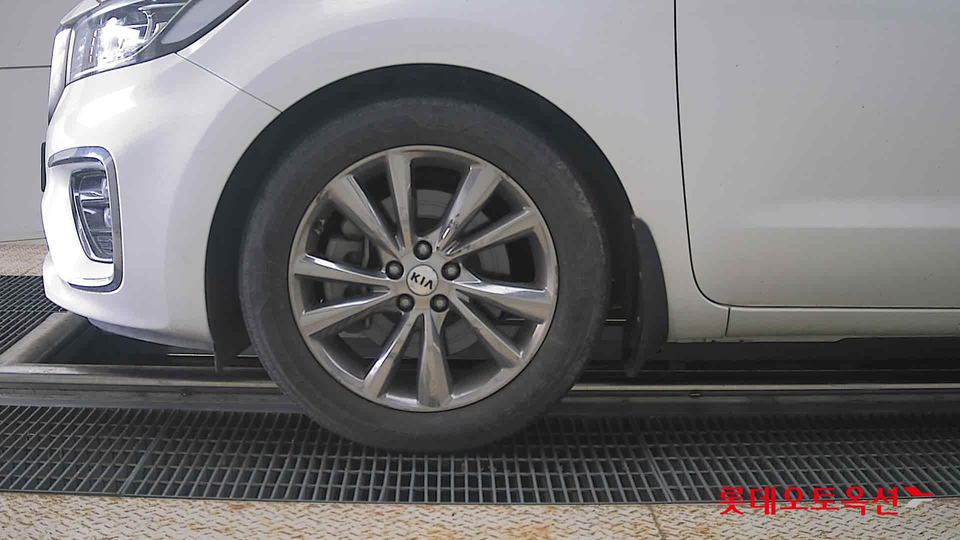 2019 - kia carnival