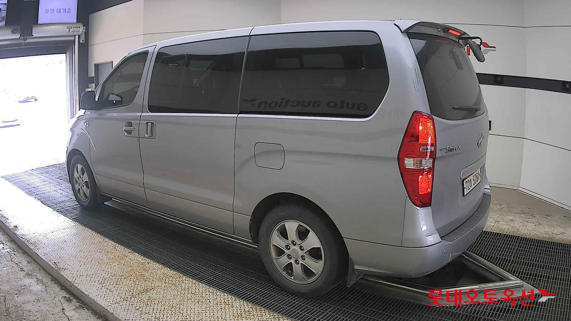2020 - hyundai grand starex