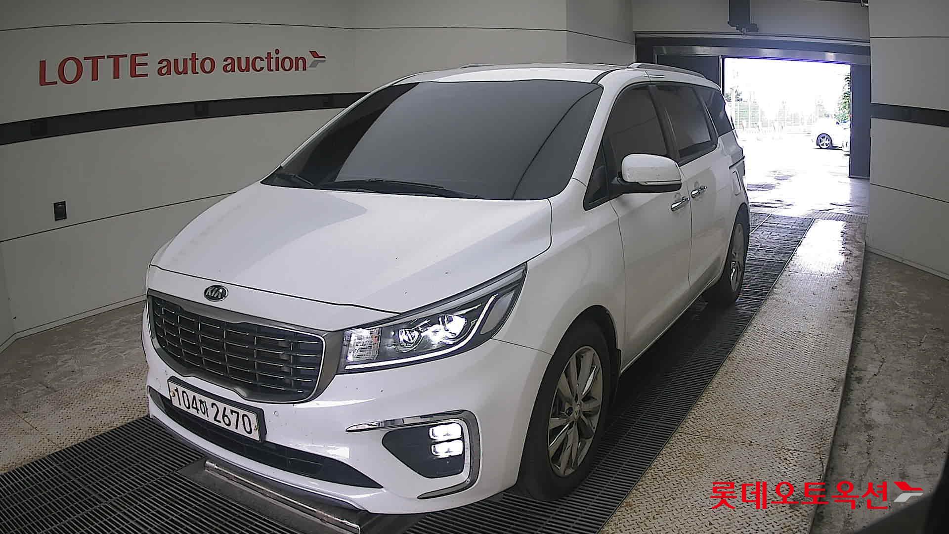 2020 - kia carnival