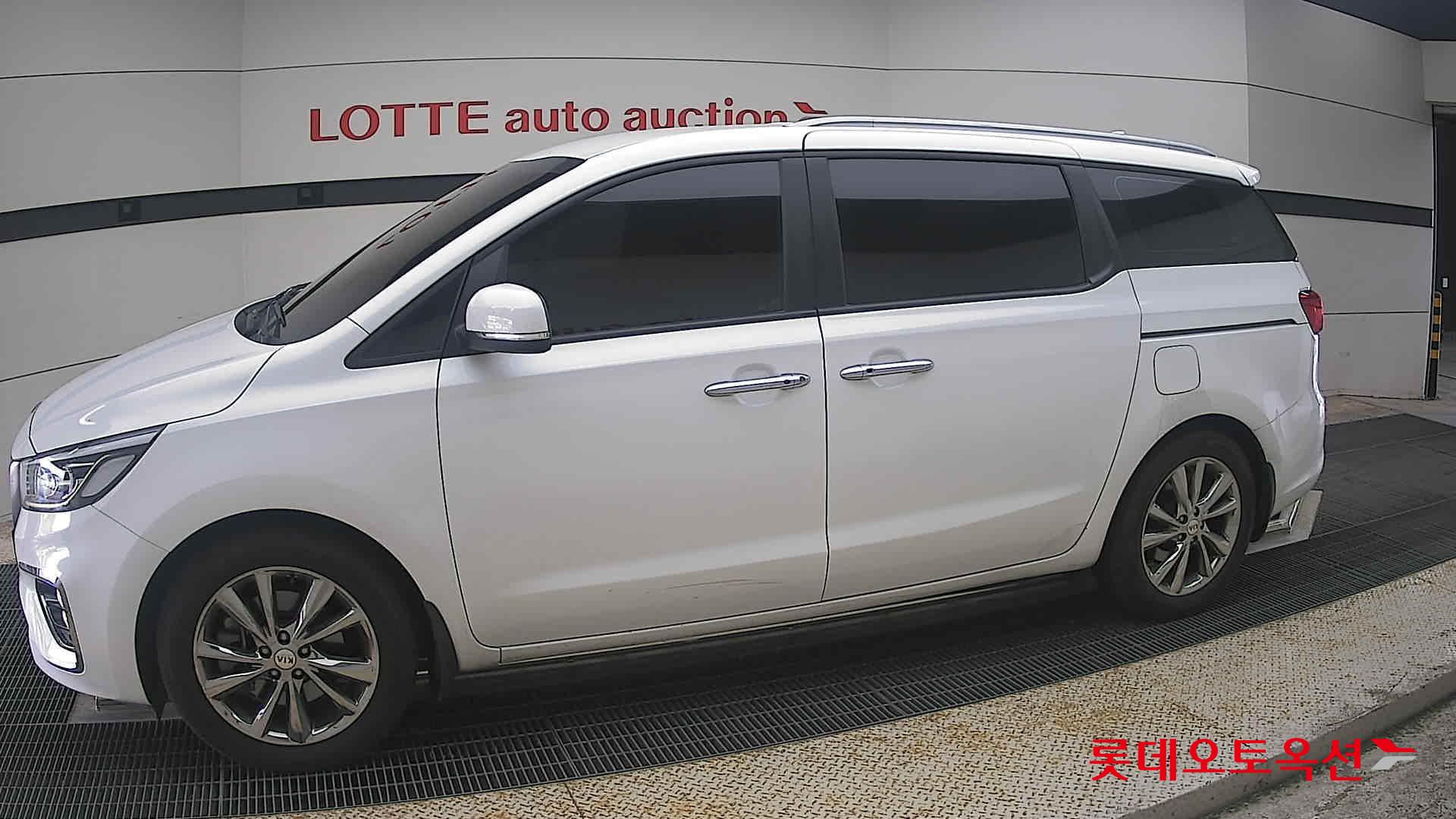 2020 - kia carnival