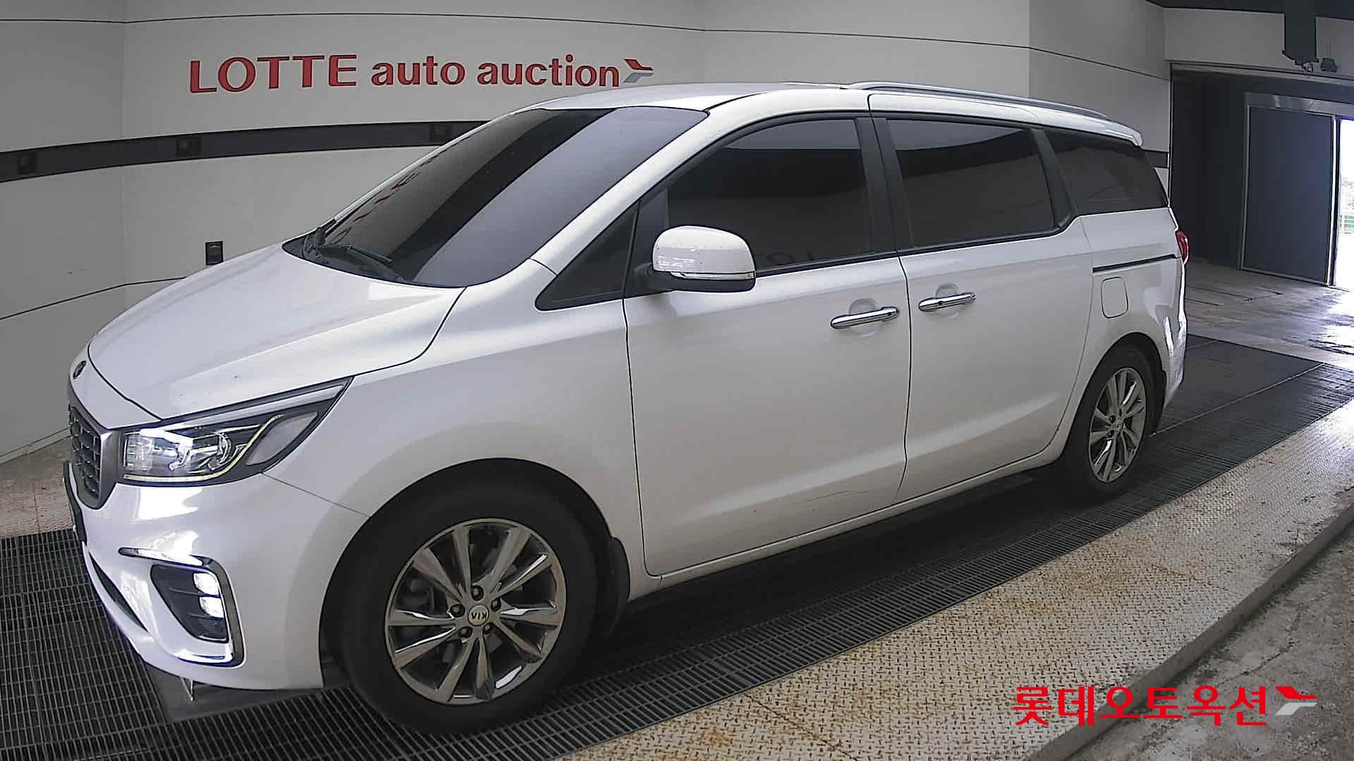 2020 - kia carnival