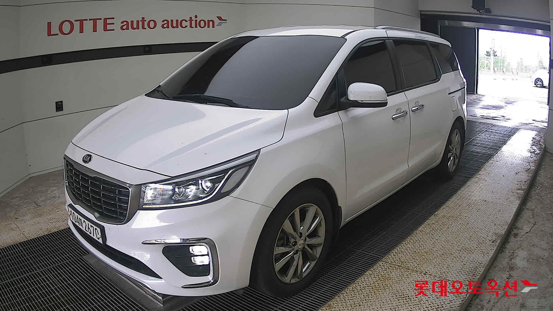 2020 - kia carnival