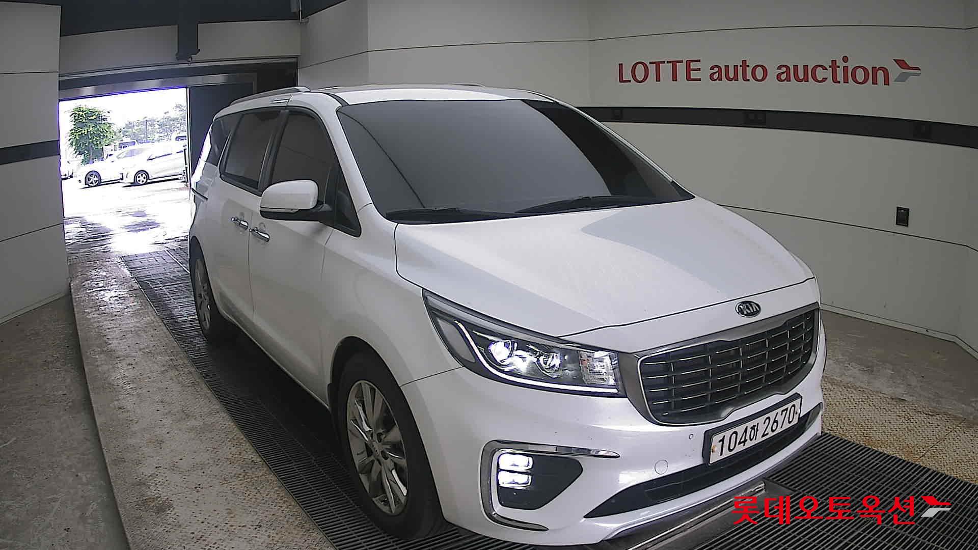 2020 - kia carnival
