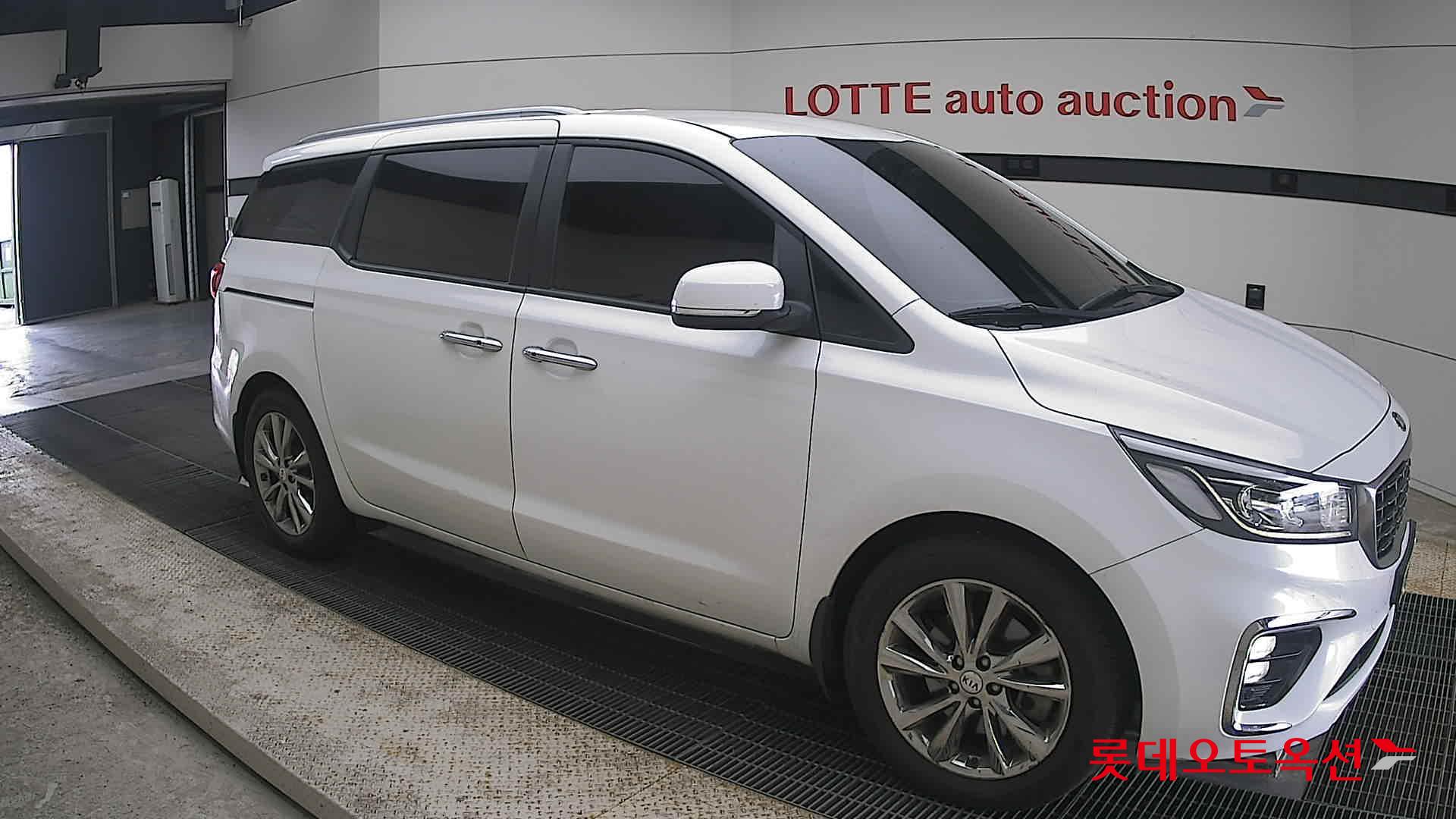 2020 - kia carnival