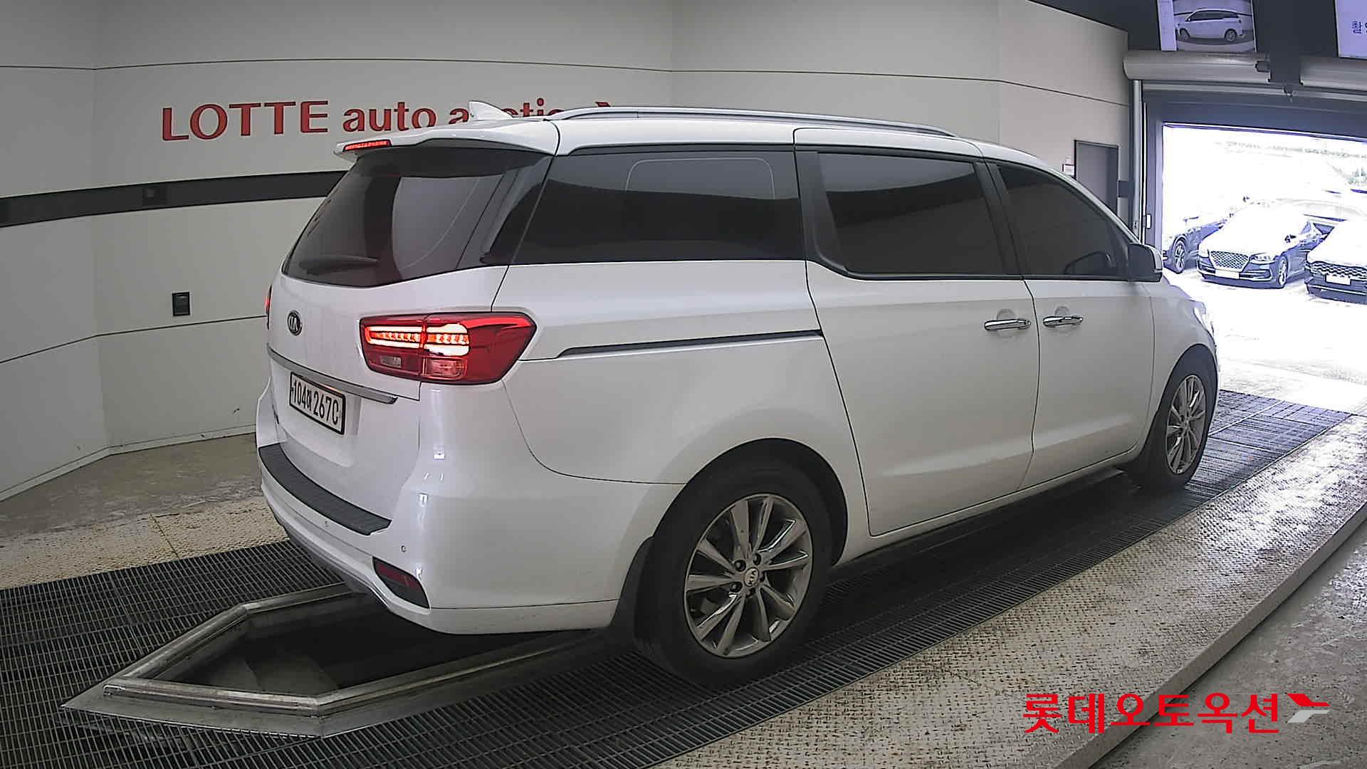 2020 - kia carnival