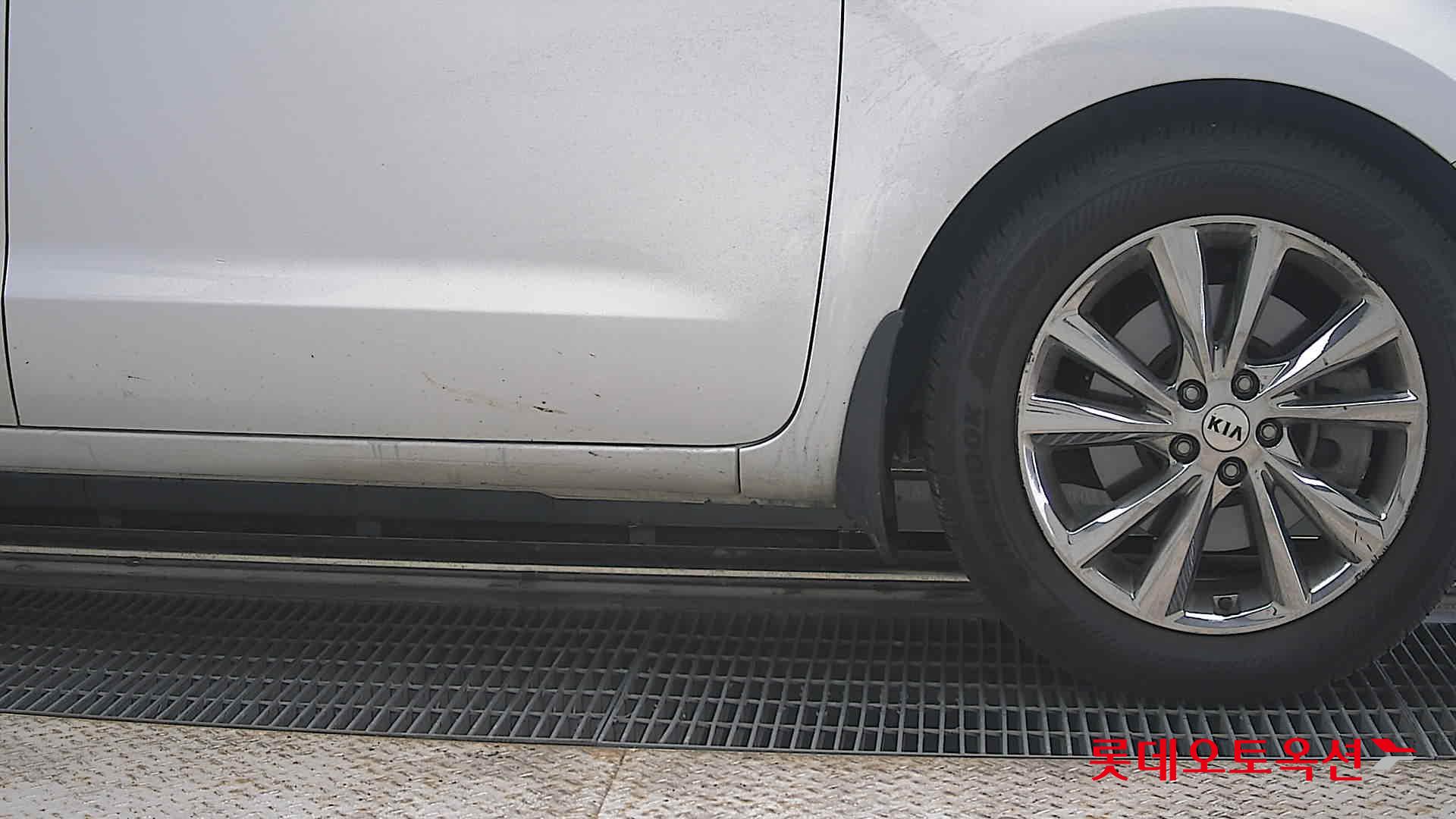 2020 - kia carnival