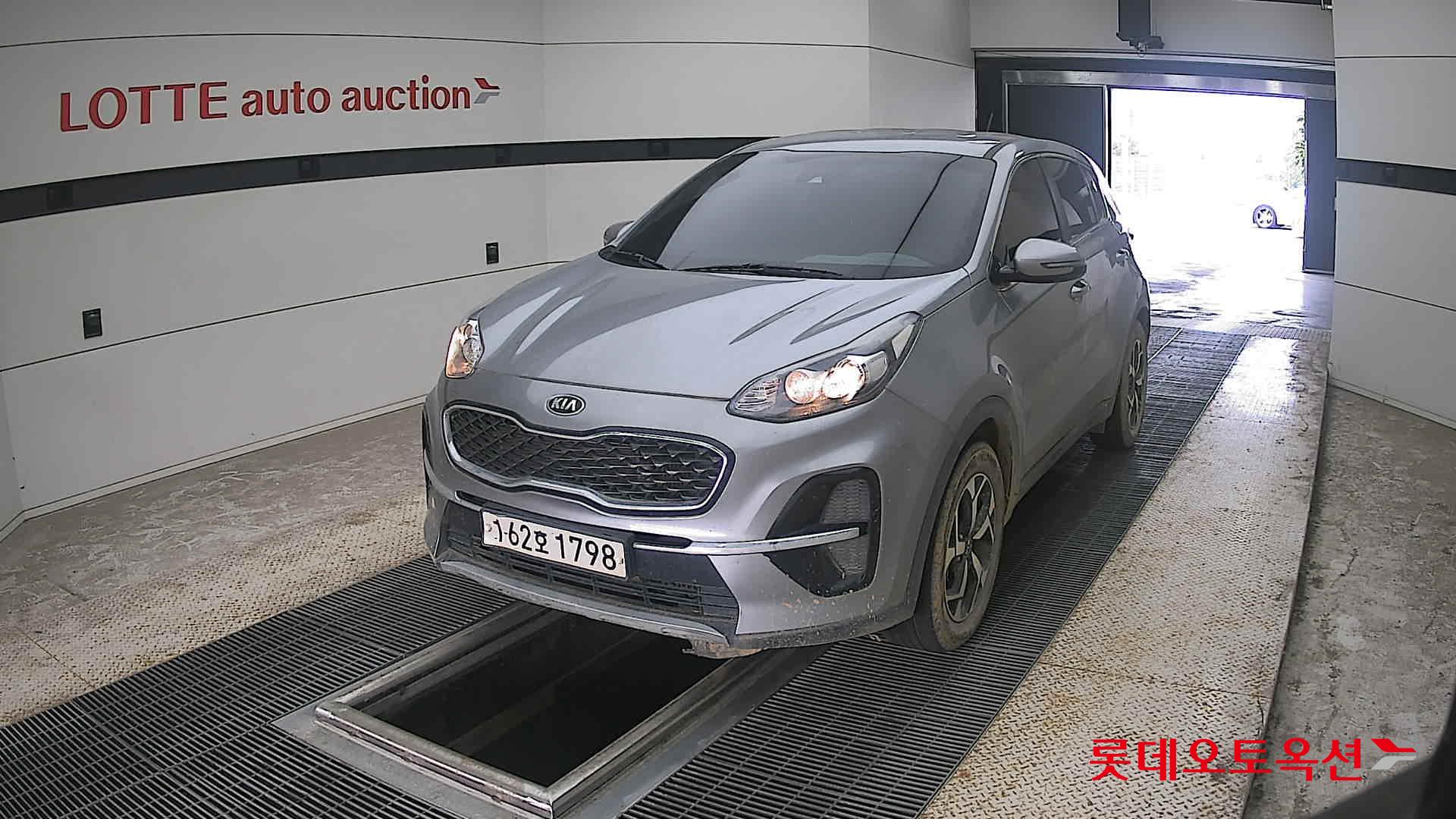 2021 - kia sportage
