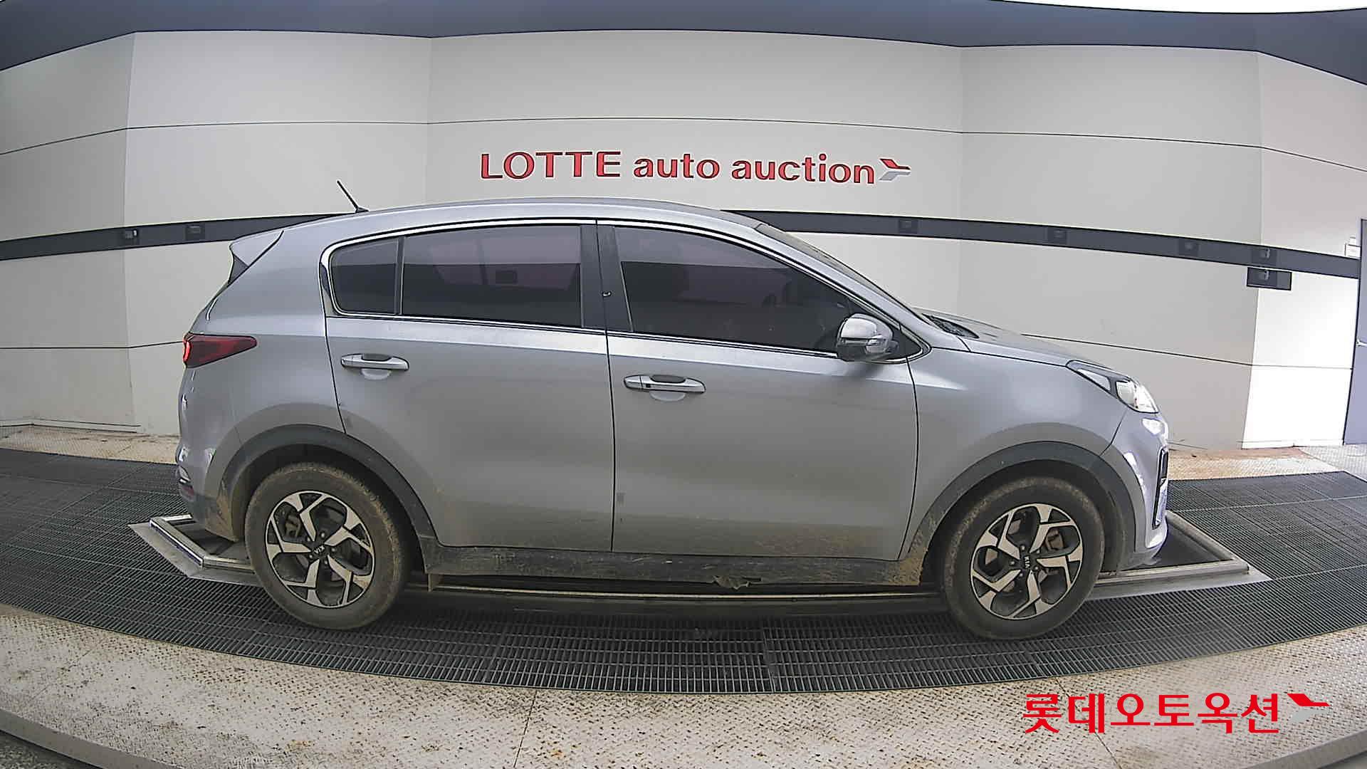 2021 - kia sportage