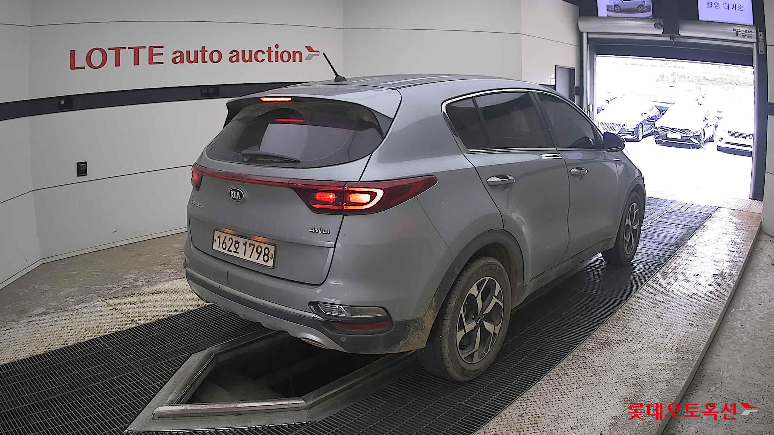 2021 - kia sportage