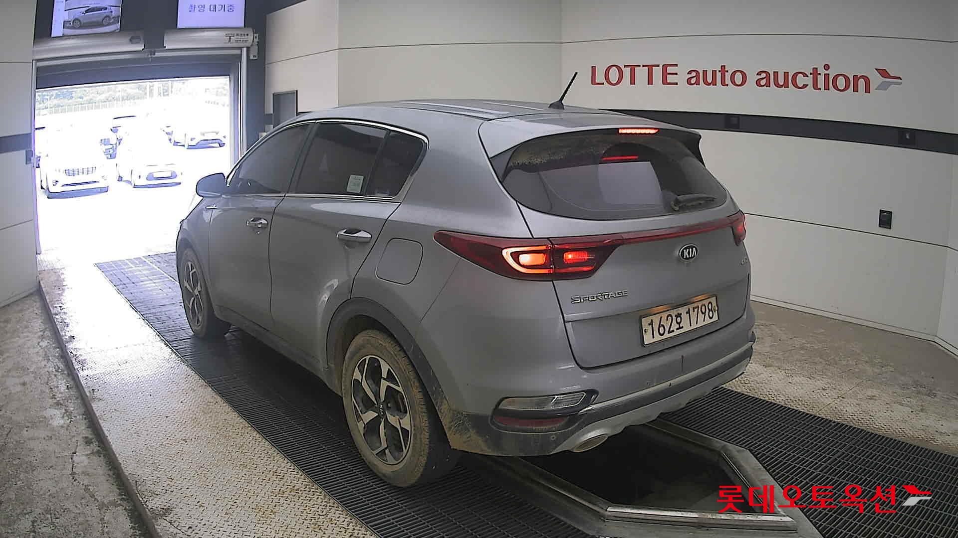 2021 - kia sportage