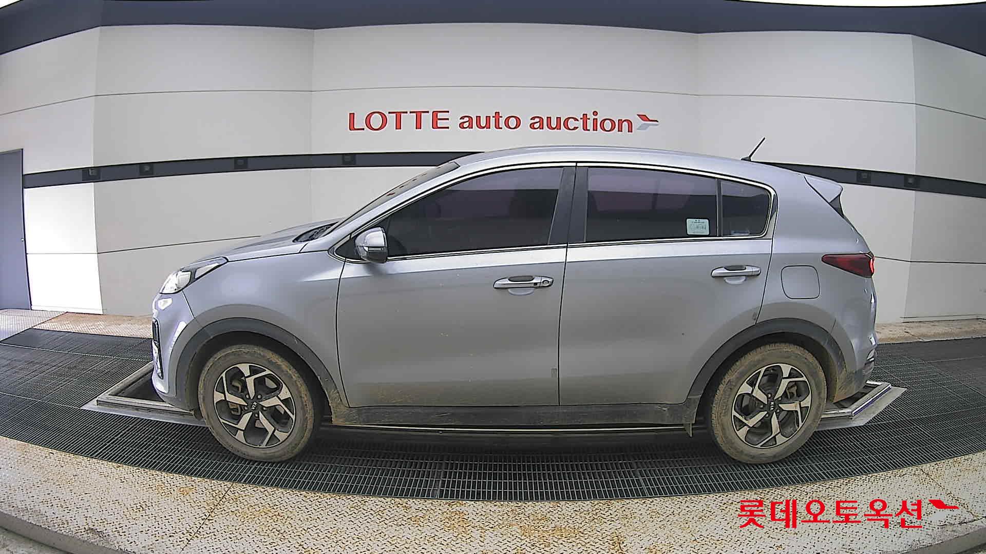 2021 - kia sportage