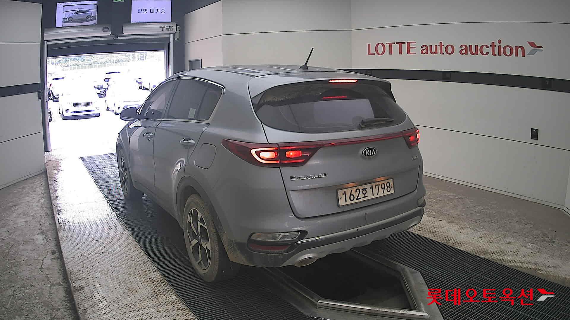 2021 - kia sportage