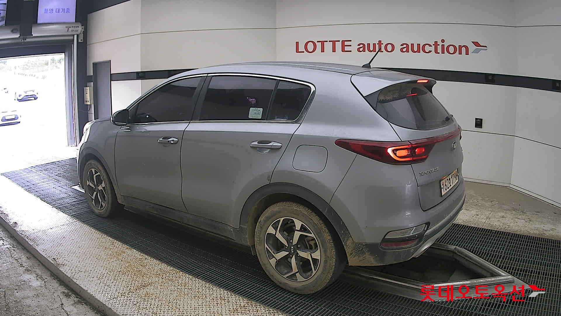 2021 - kia sportage