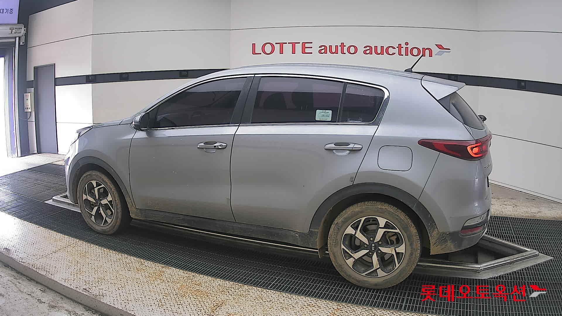 2021 - kia sportage