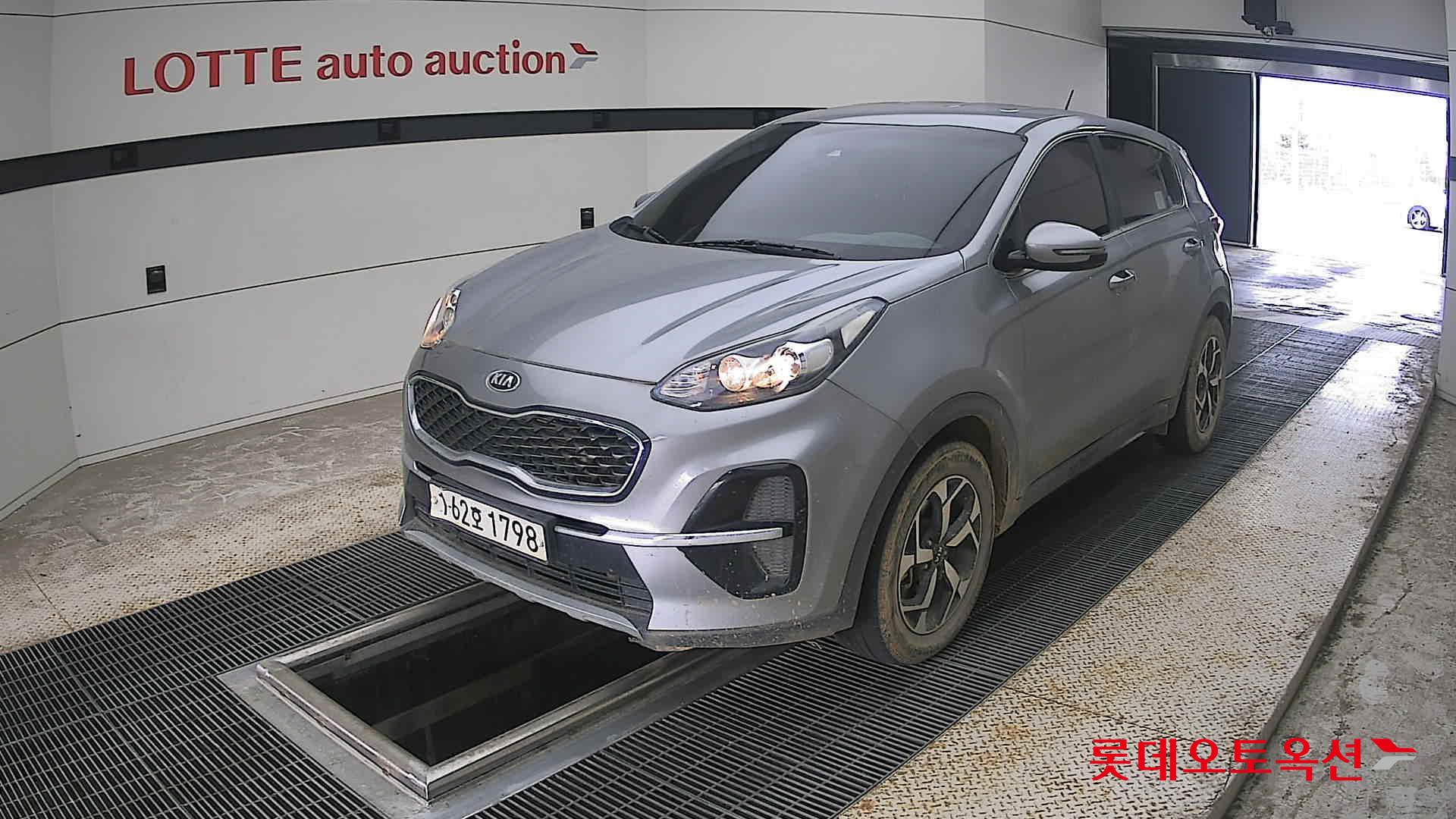 2021 - kia sportage