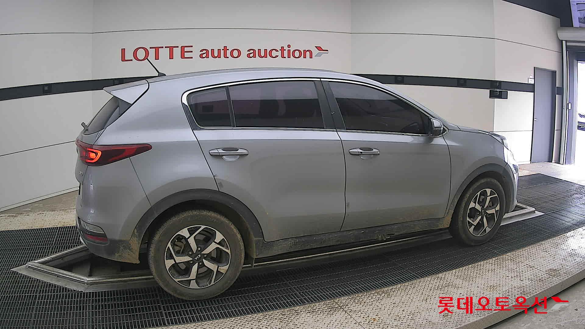 2021 - kia sportage