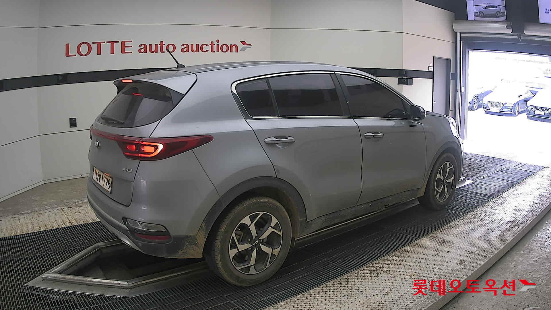2021 - kia sportage