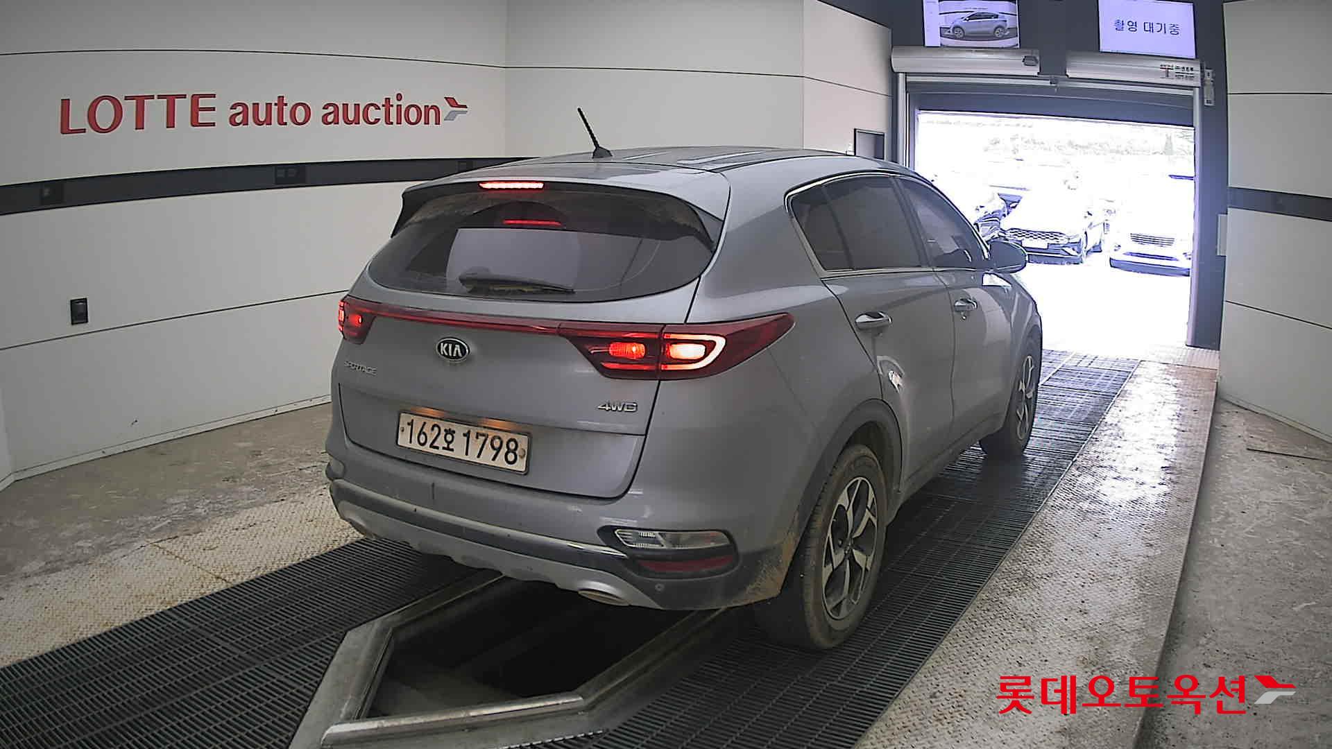 2021 - kia sportage