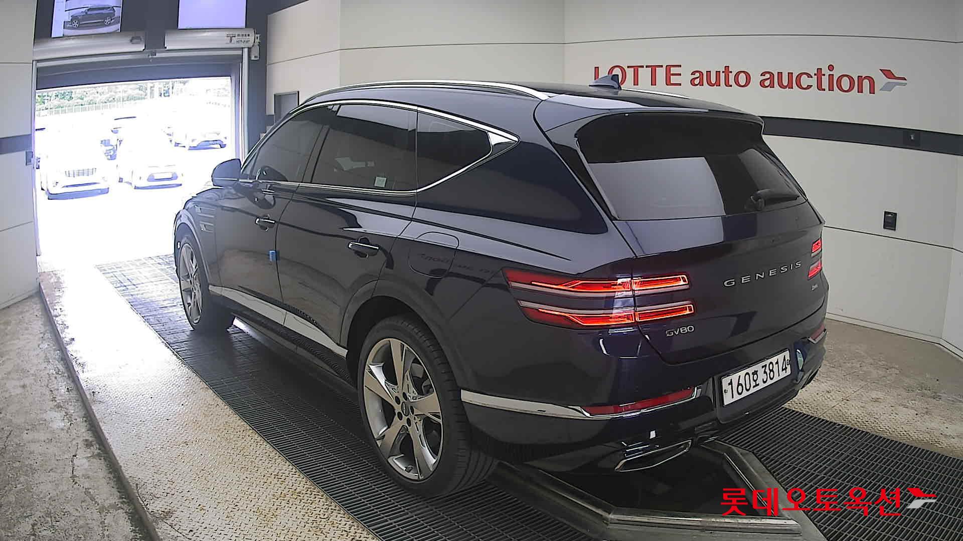 2021 - genesis gv80