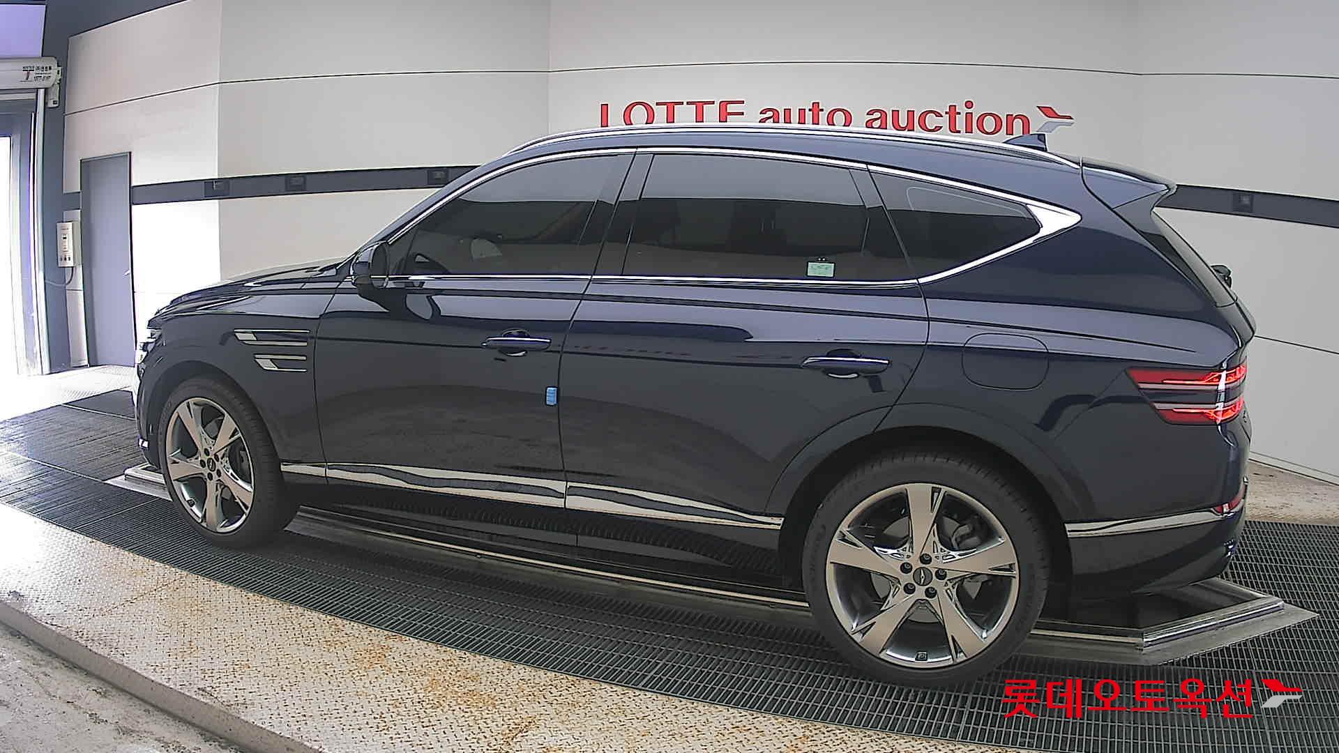 2021 - genesis gv80