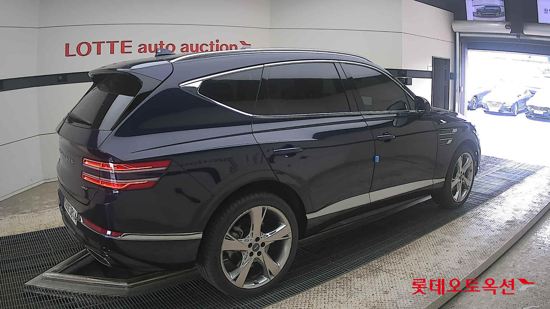 2021 - genesis gv80