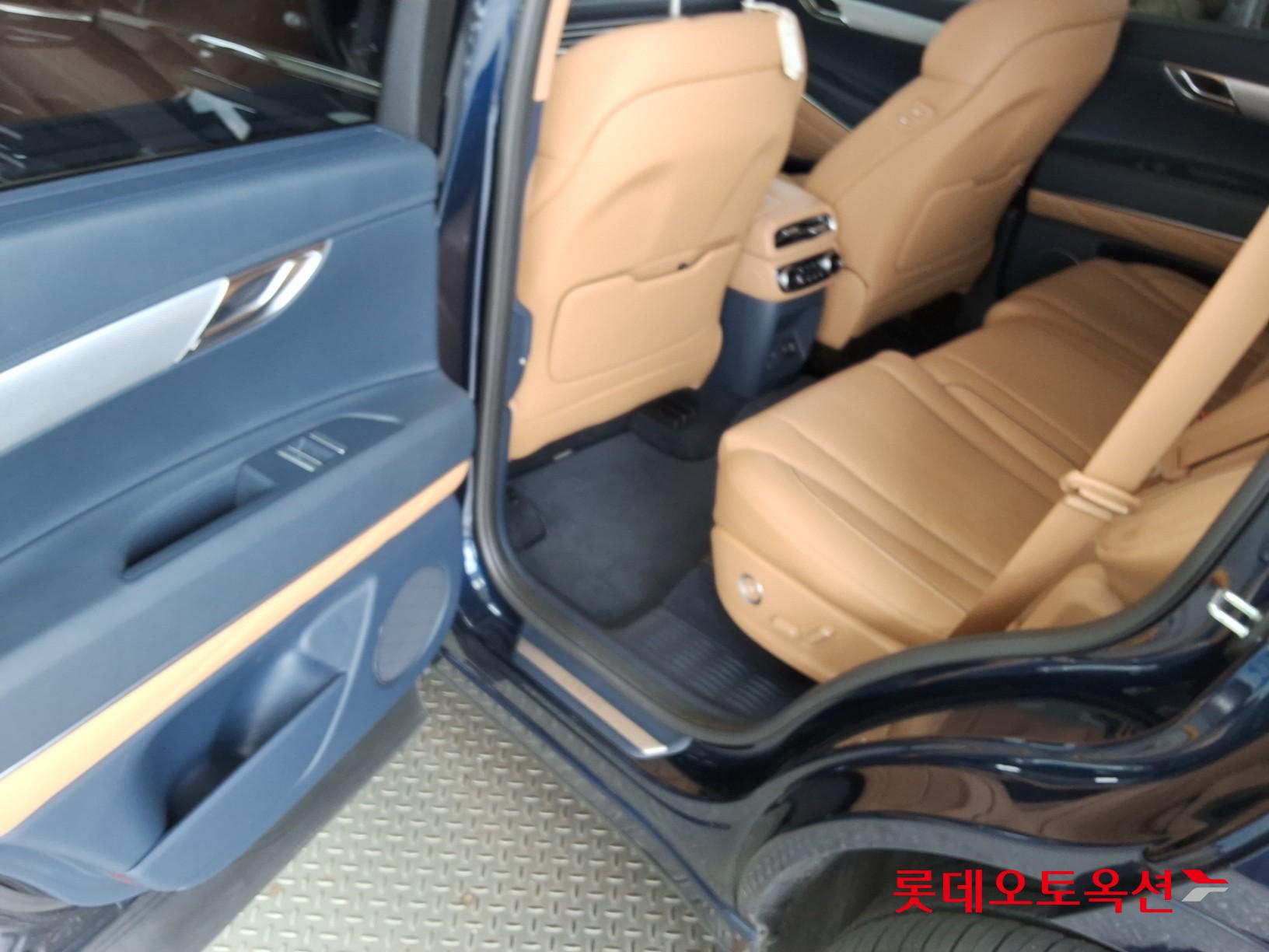 2021 - genesis gv80