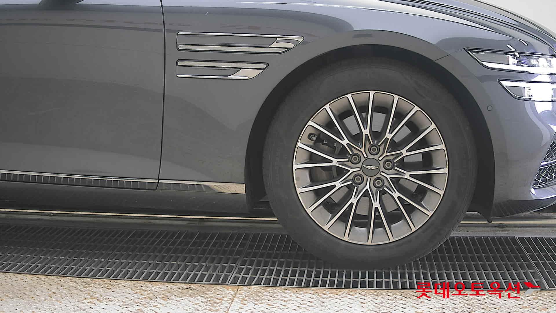 2021 - genesis g80