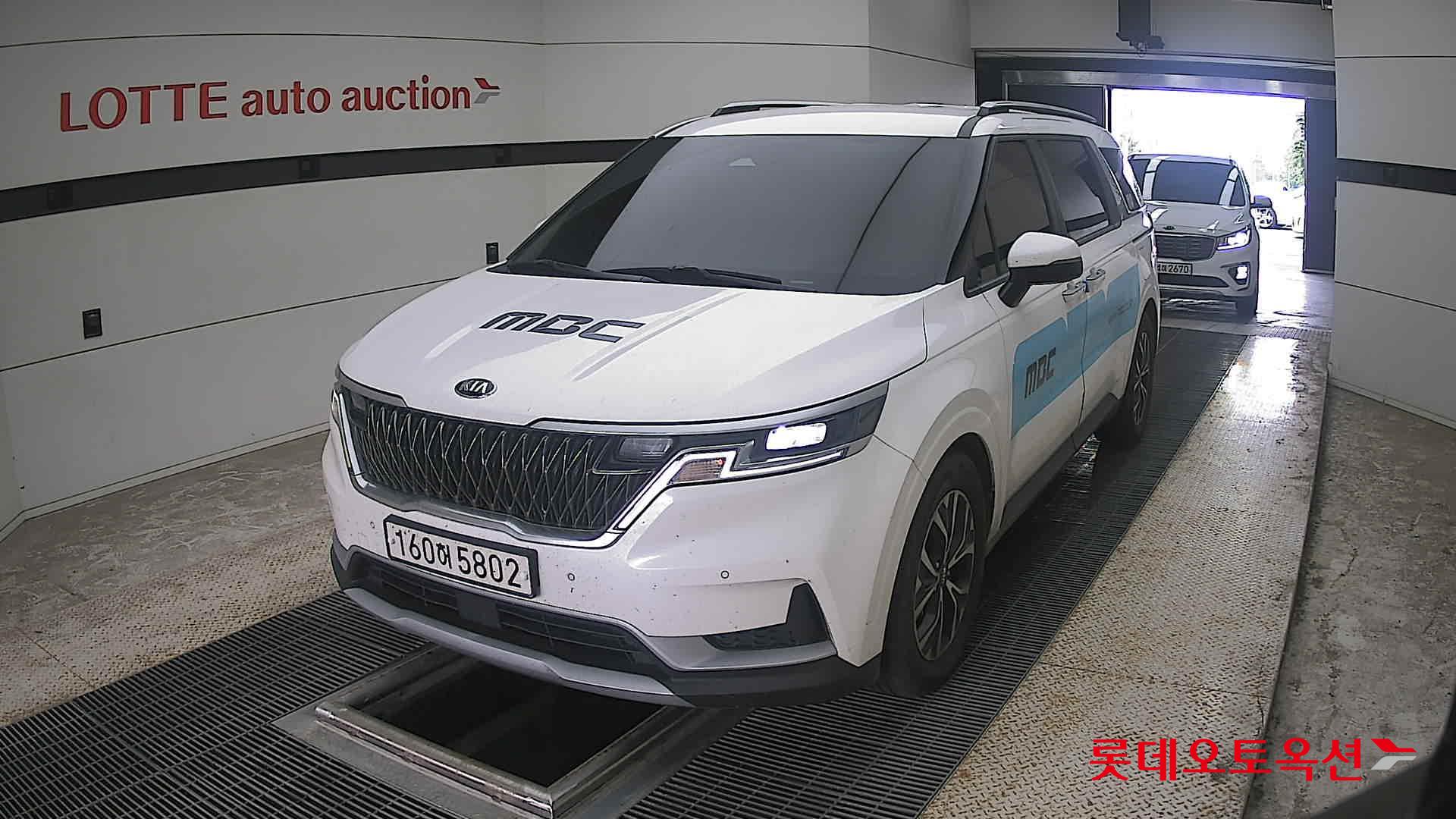 2021 - kia carnival