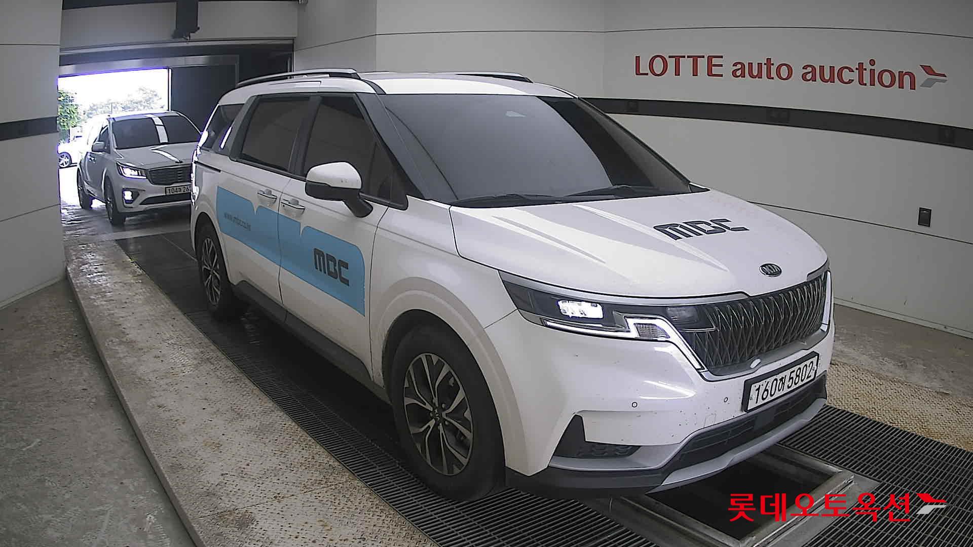 2021 - kia carnival