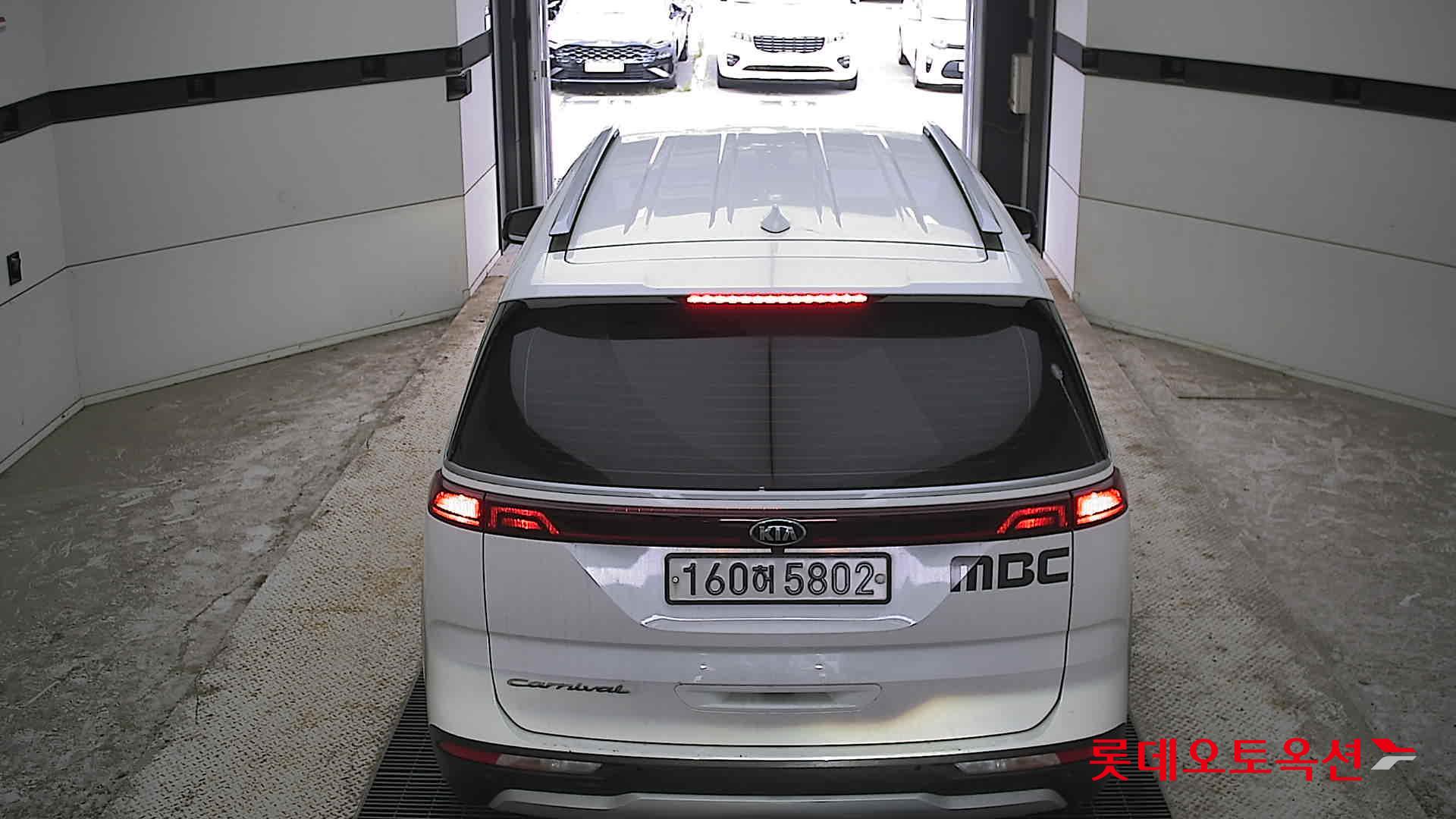 2021 - kia carnival