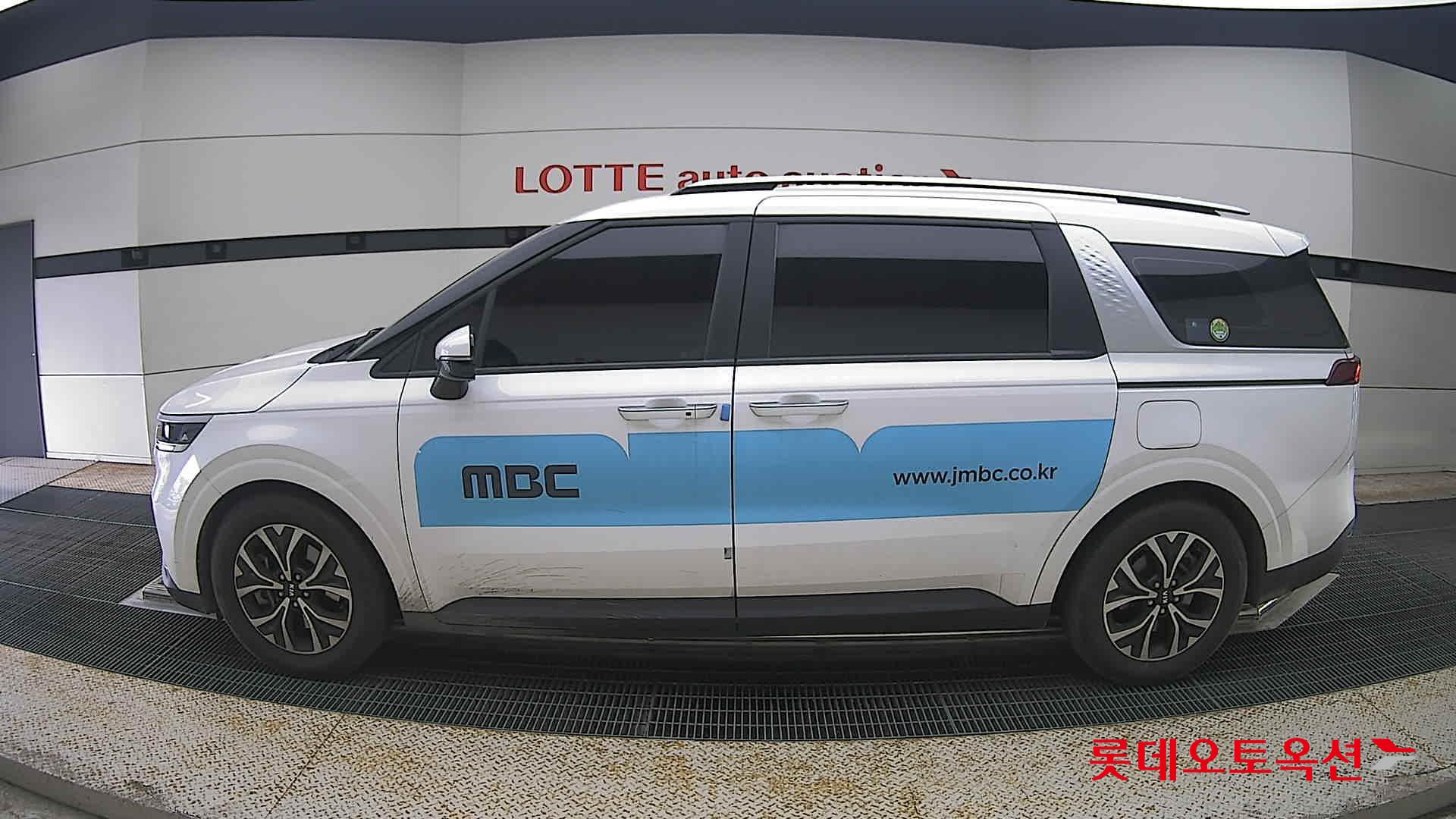 2021 - kia carnival