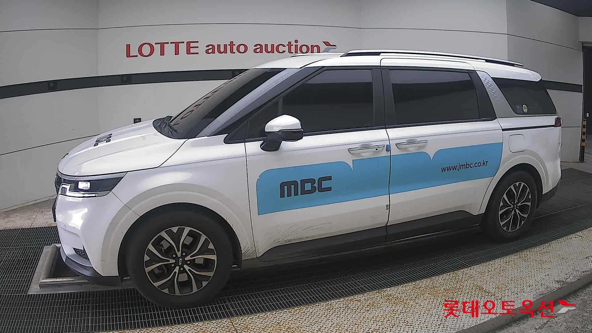 2021 - kia carnival