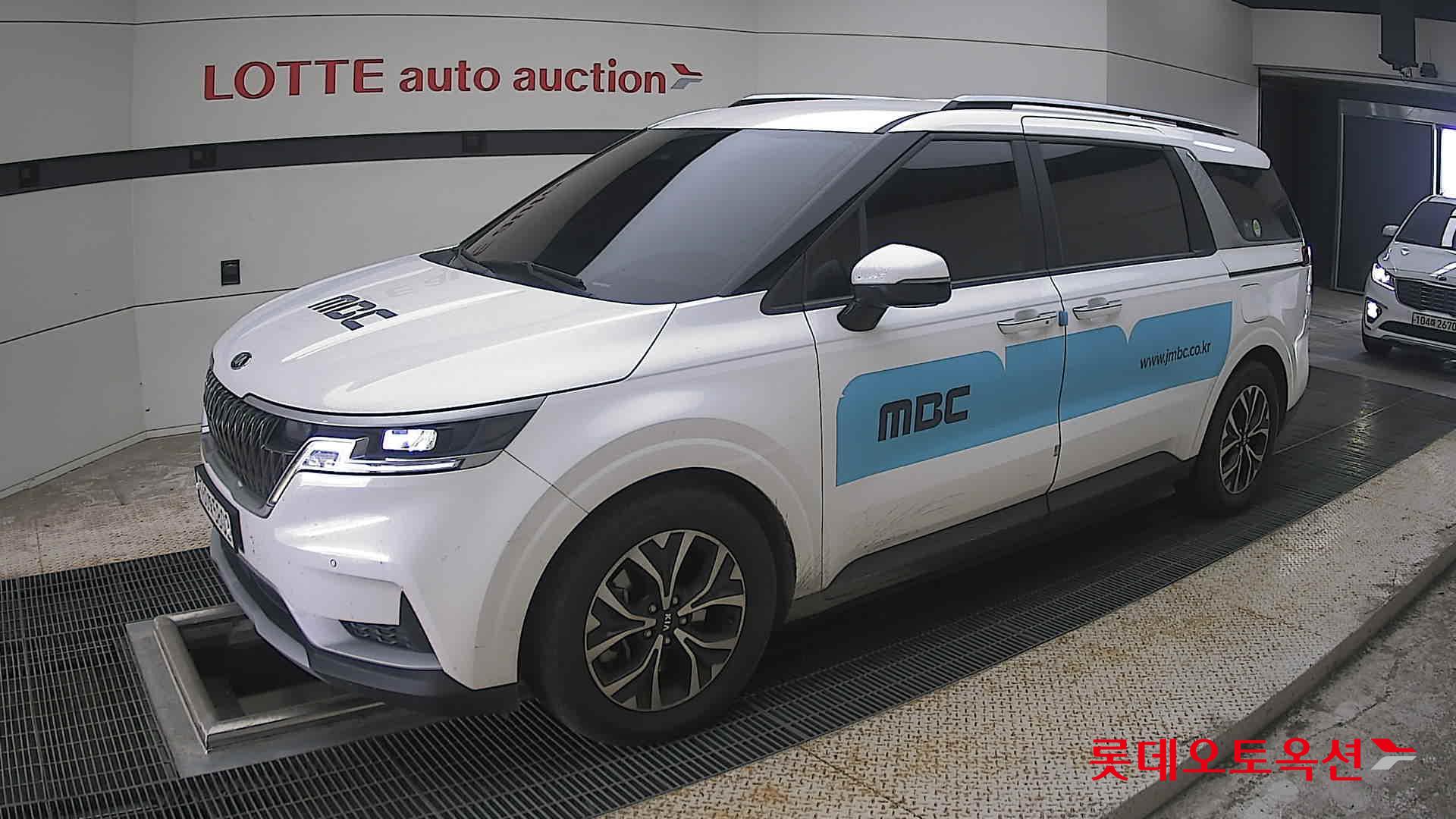 2021 - kia carnival