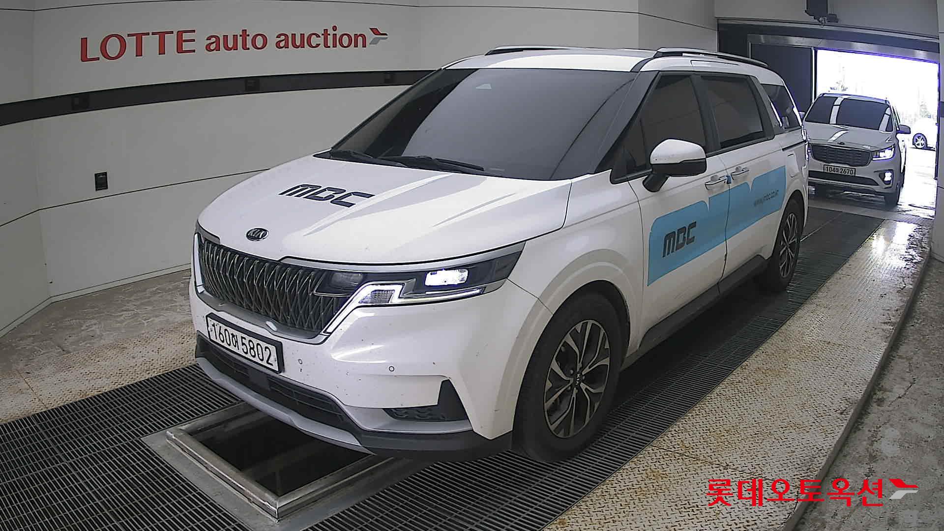 2021 - kia carnival