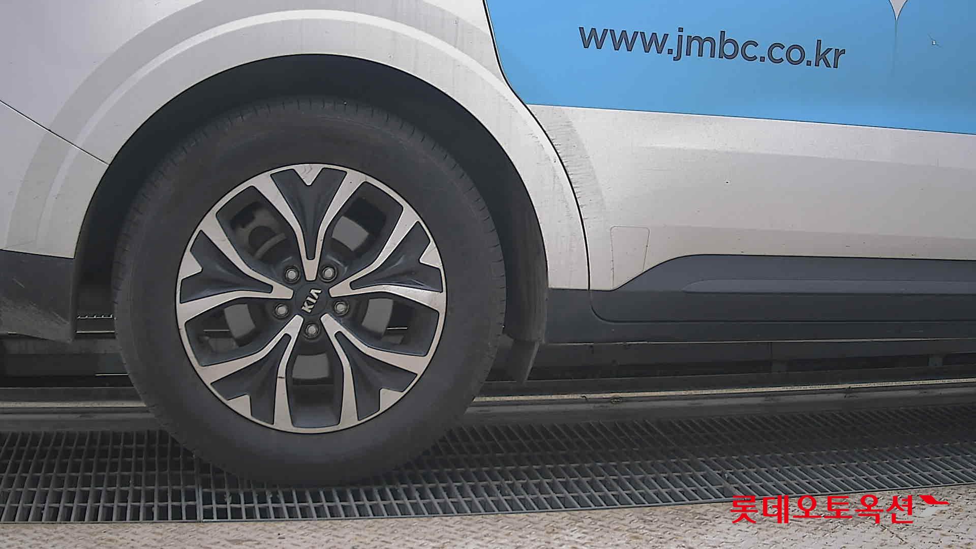 2021 - kia carnival